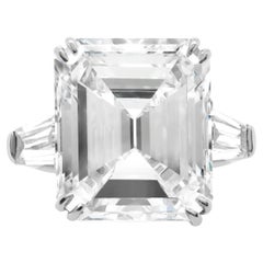 M. A&M.  Diamant 10,03 carats, taille émeraude J, pureté SI2, certifié GIA, 100 % propre à l'œil