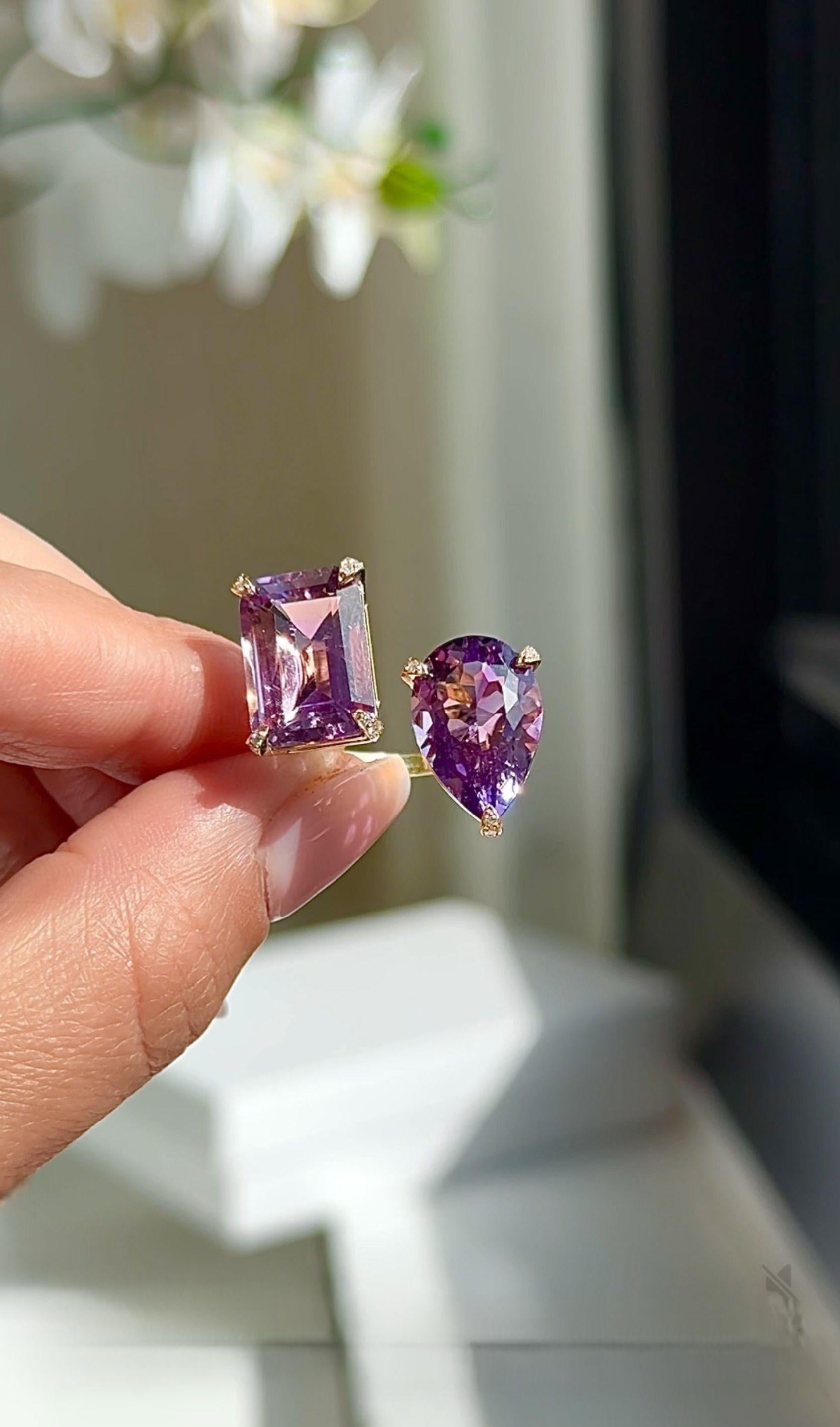 Moderno Diana M 11,10cts Anello con due pietre di ametista in oro 18kt in vendita