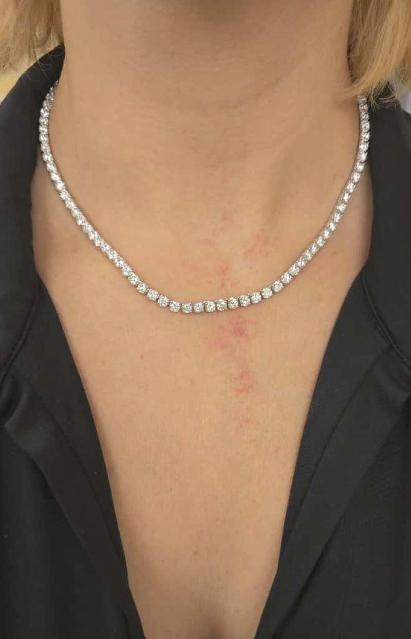 Diana M. Oro blanco de 14 kt, 18