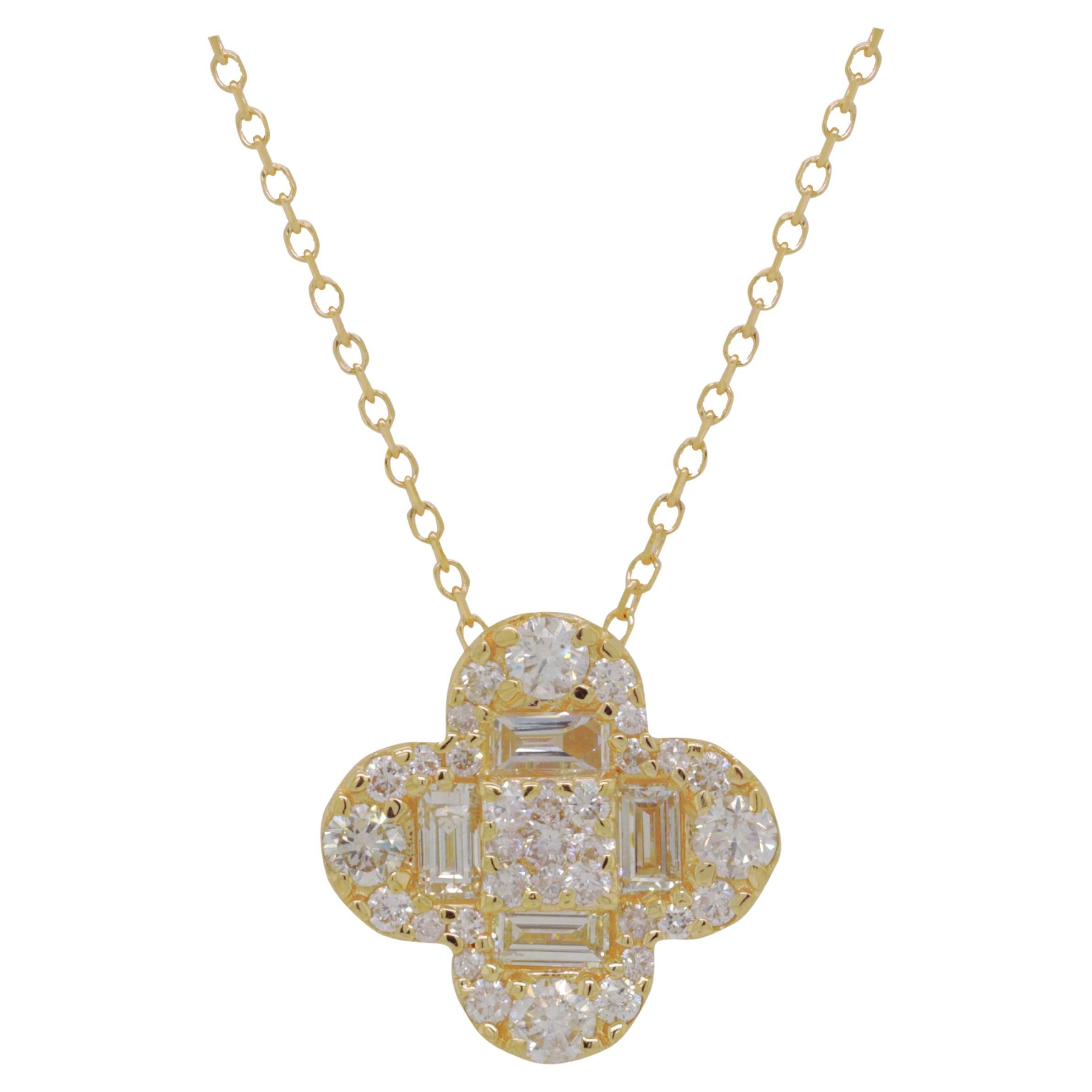 Diana M. 14 kt yellow gold diamond pendant with clover-shaped design  For Sale