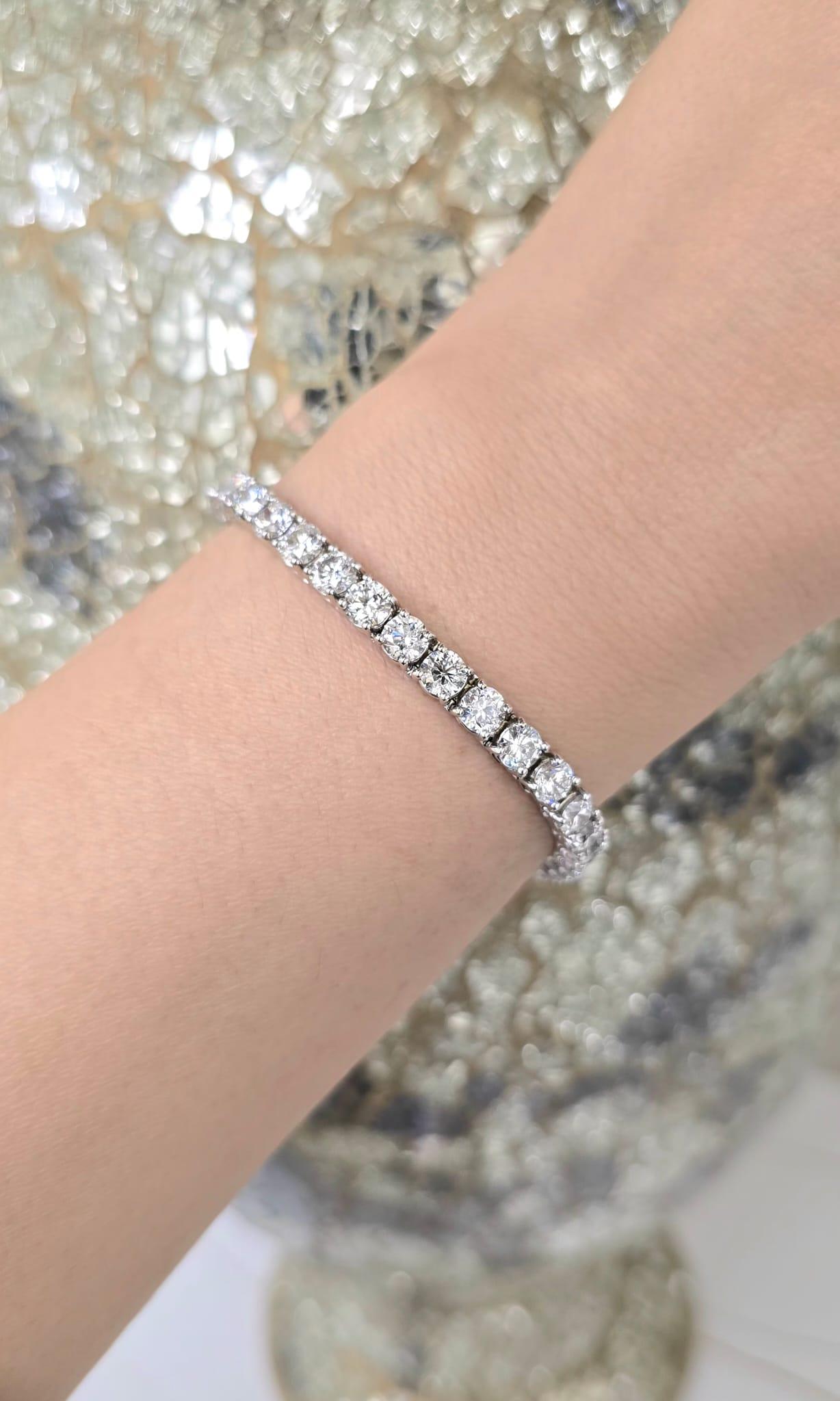 Diana M. 14.51 CT. Pulsera de tenis de diamantes de oro blanco de 18 quilates en Nuevo estado para la venta en New York, NY