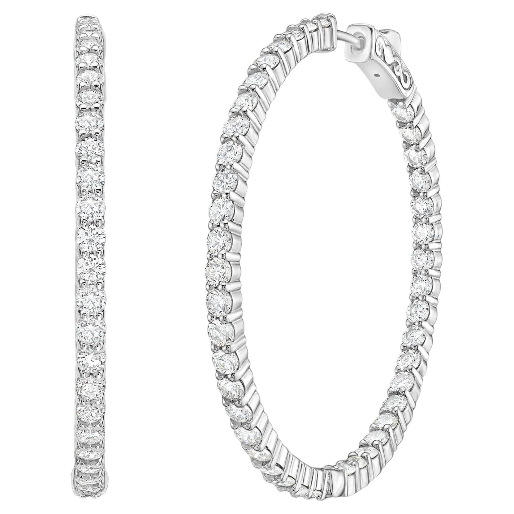 A&M. Boucles d'oreilles 2" en or blanc 14K avec diamants, poids total 3,15 carats en vente