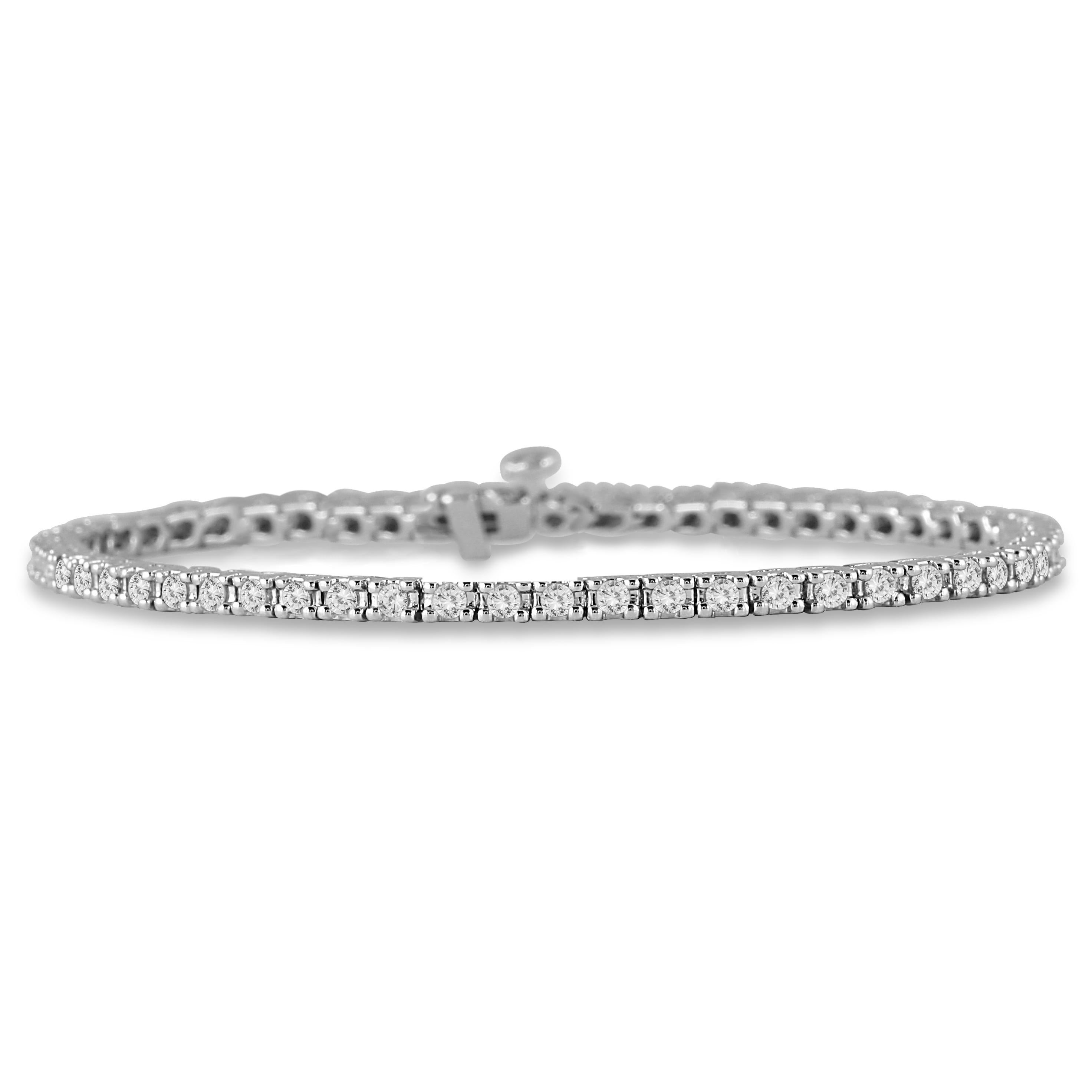 Diana M 14K Weißgold 2,00 Karat Diamant-Tennisarmband mit vier Zackenfassungen (Moderne) im Angebot