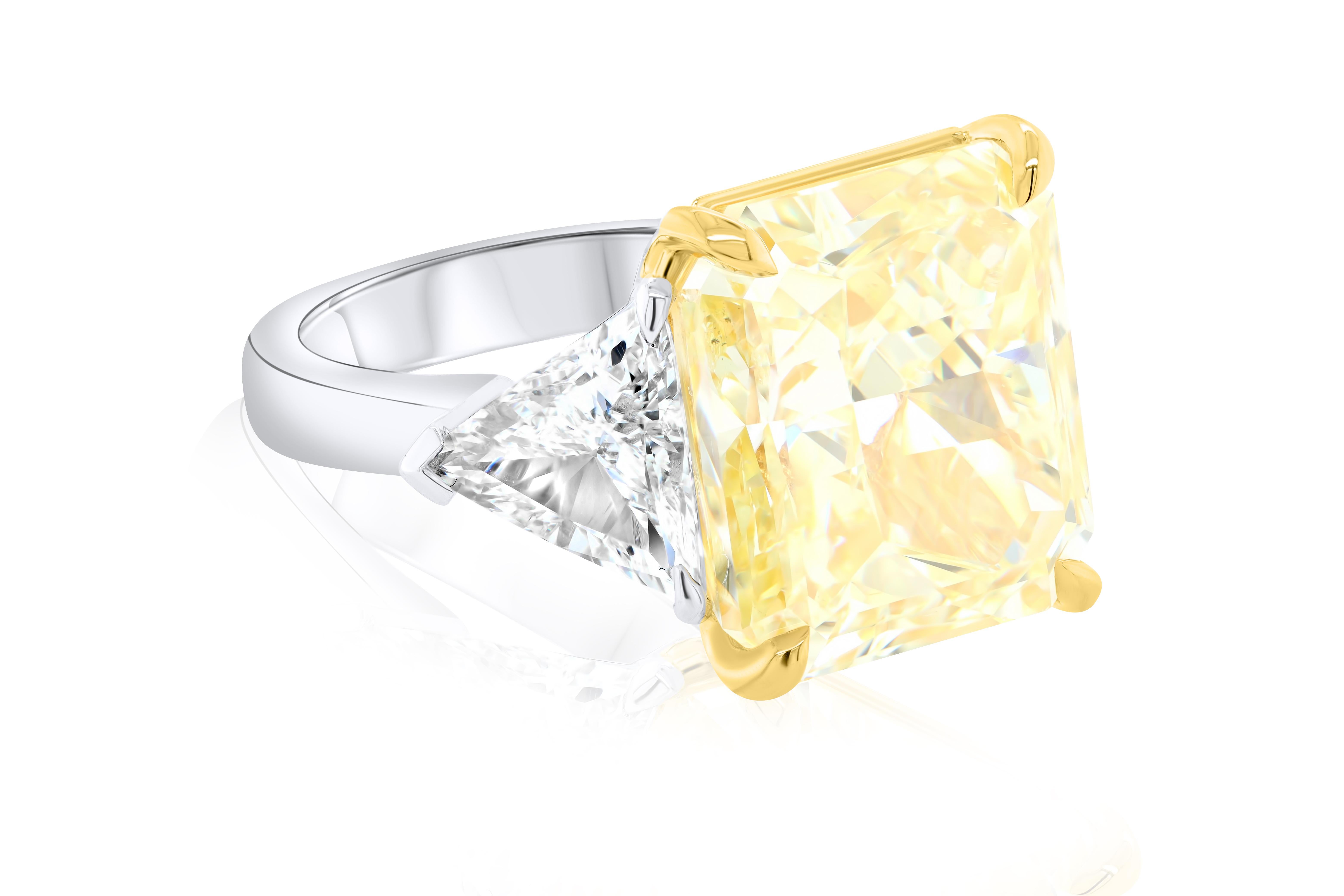 Women's or Men's Diana M. 15.03 Fancy Intense Yellow VS2 Diamond Engagement Ring For Sale