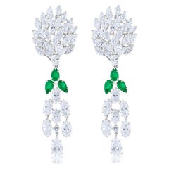 Diana M, boucles d'oreilles Art déco avec émeraudes et diamants 17,50 carats 