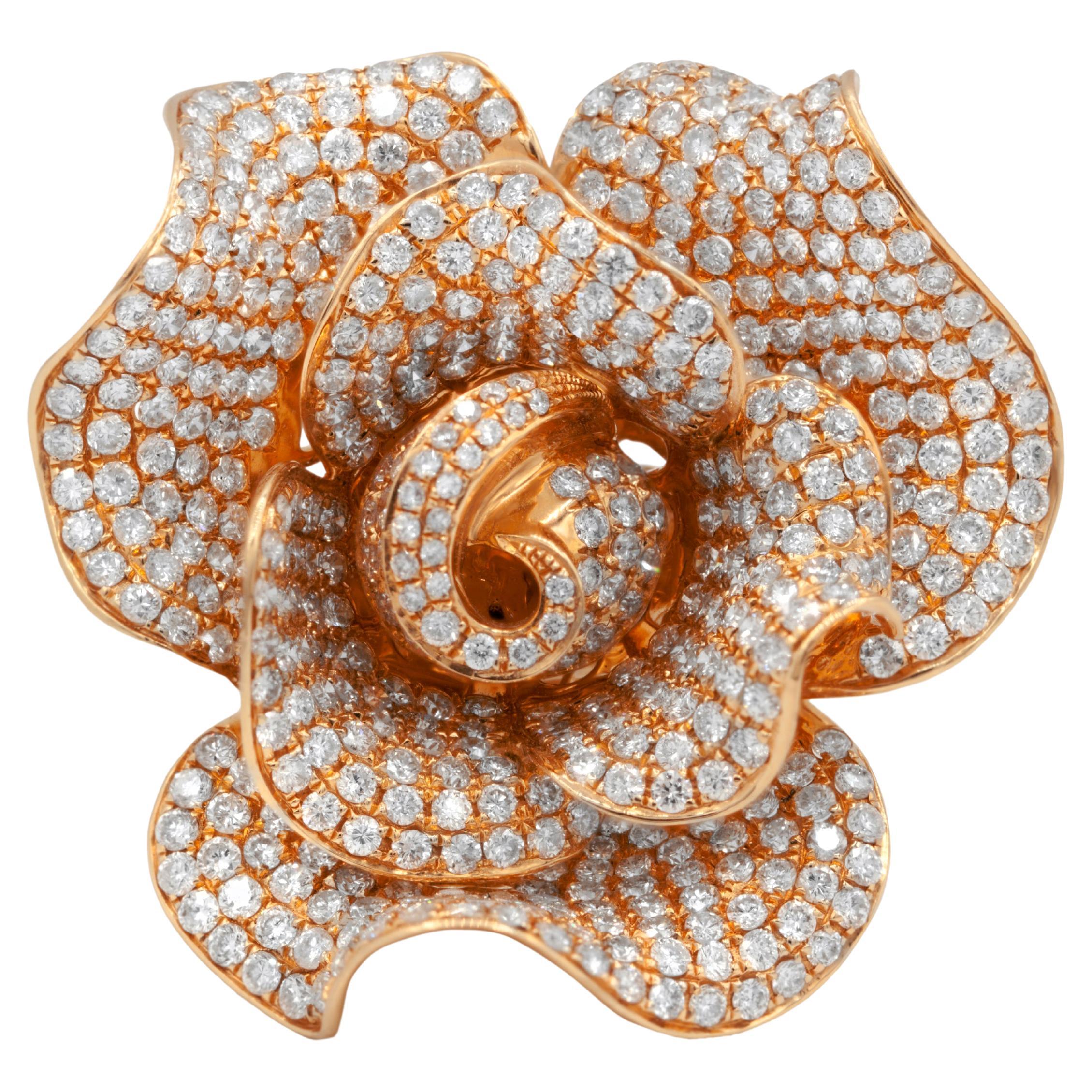 Diana M. Bague mode en or rose 18 carats avec un motif rose contenant 7,50 carats en vente