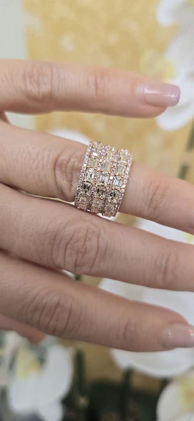 Diana M. Fascia per l'eternità in oro rosa 18 kt con 3 file di diamanti taglio smeraldo in vendita 1