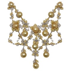 Diana M. 18 kt two tone pearl and diamond necklace adorned with pearls 