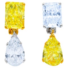 Diana M. Boucles d'oreilles pendantes en or blanc et jaune 18 carats avec une valeur de 21,4 carats