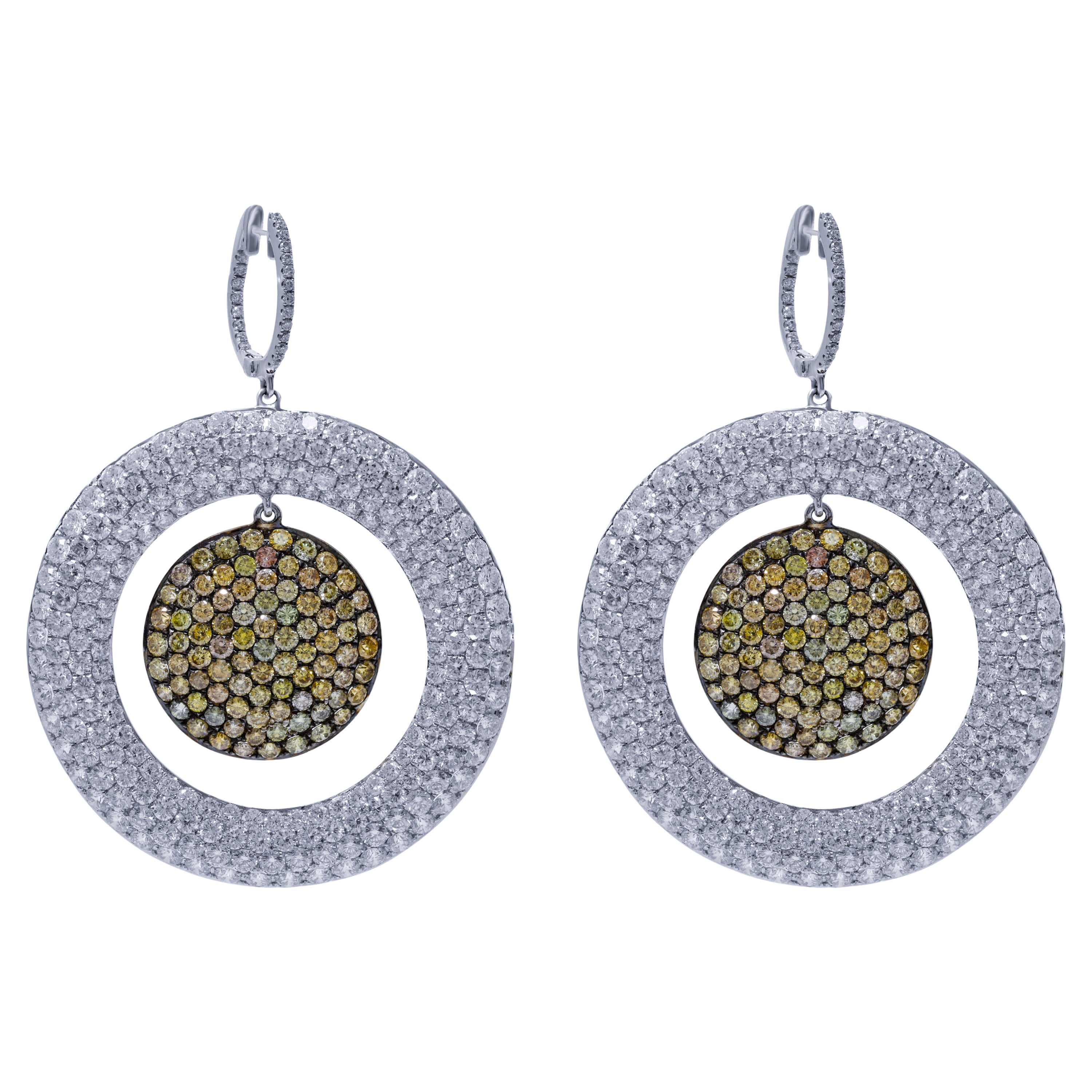 18K White Diamond Earrings mit 15,44 Karat T.W. natürlichen Diamanten

Unterstreichen Sie Ihren Look mit diesen scharfen Diamantohrringen aus 14 Karat Weißgold. Hochwertige Diamanten. Diese Ohrringe unterstreichen Ihren exquisiten Look zu jedem