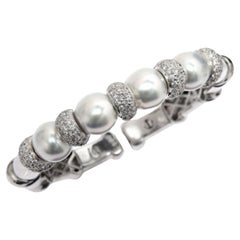 Diana M. I. in oro bianco 18 Kt, diamante da 3,17 carati e bracciale con perle da 11,8 MM