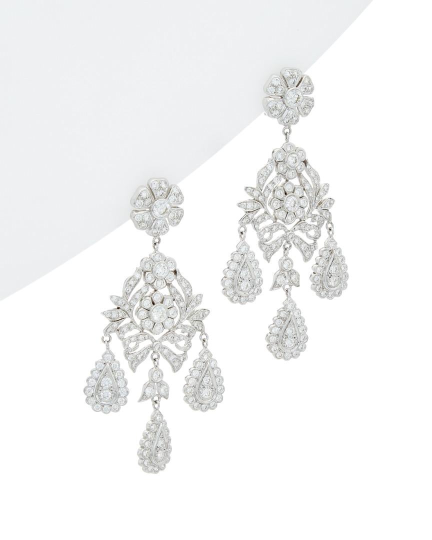 Orecchini a lampadario in oro bianco 18 kt  con 10,00 cts tw di diamanti 
Diana M. è un fornitore leader di gioielli di alta qualità da oltre 35 anni.
Diana M è un negozio unico per tutti i tuoi acquisti di gioielli, con una linea di anelli con