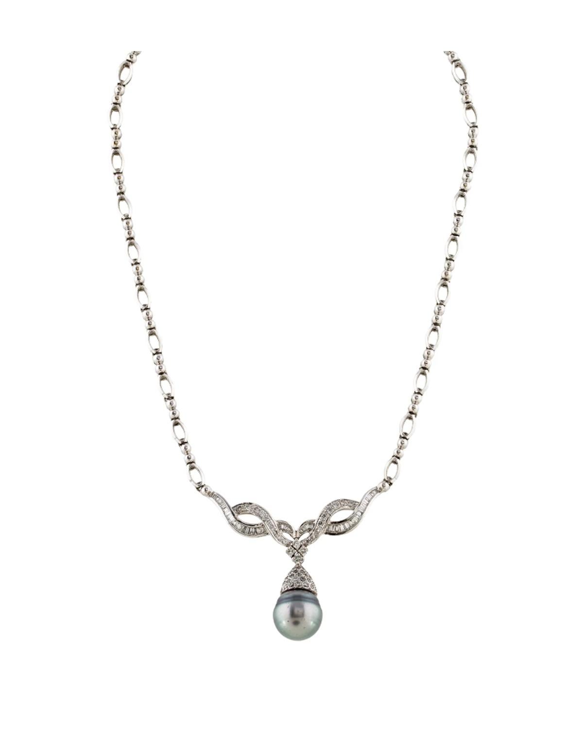 Brilliant Cut Diana M. 18 kt white gold diamond and pearl necklace featuring a center 14.00mm For Sale