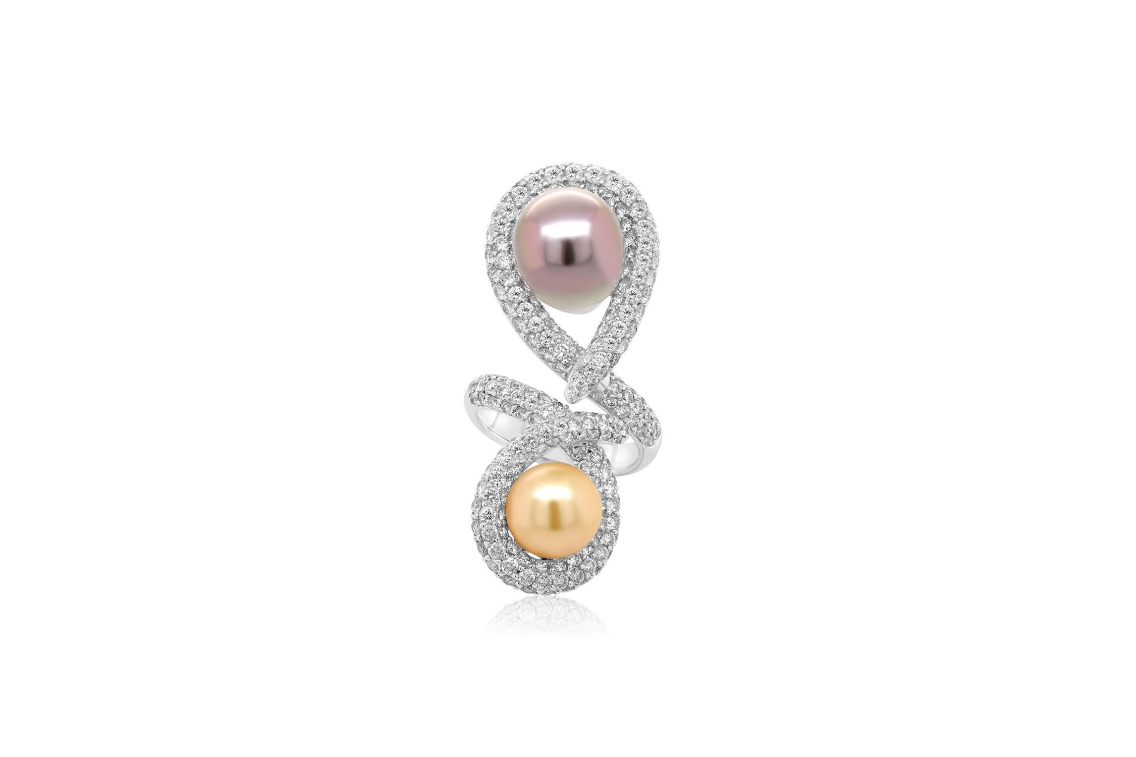 18 kt white gold diamond and pearl ring featuring a yellow and a black 11.6-11.9 mm pearl at the ends of a ring adorned with 4.32 cts tw of round diamonds.
Diana M. is a leading supplier of top-quality fine jewelry for over 35 years.
Diana M is