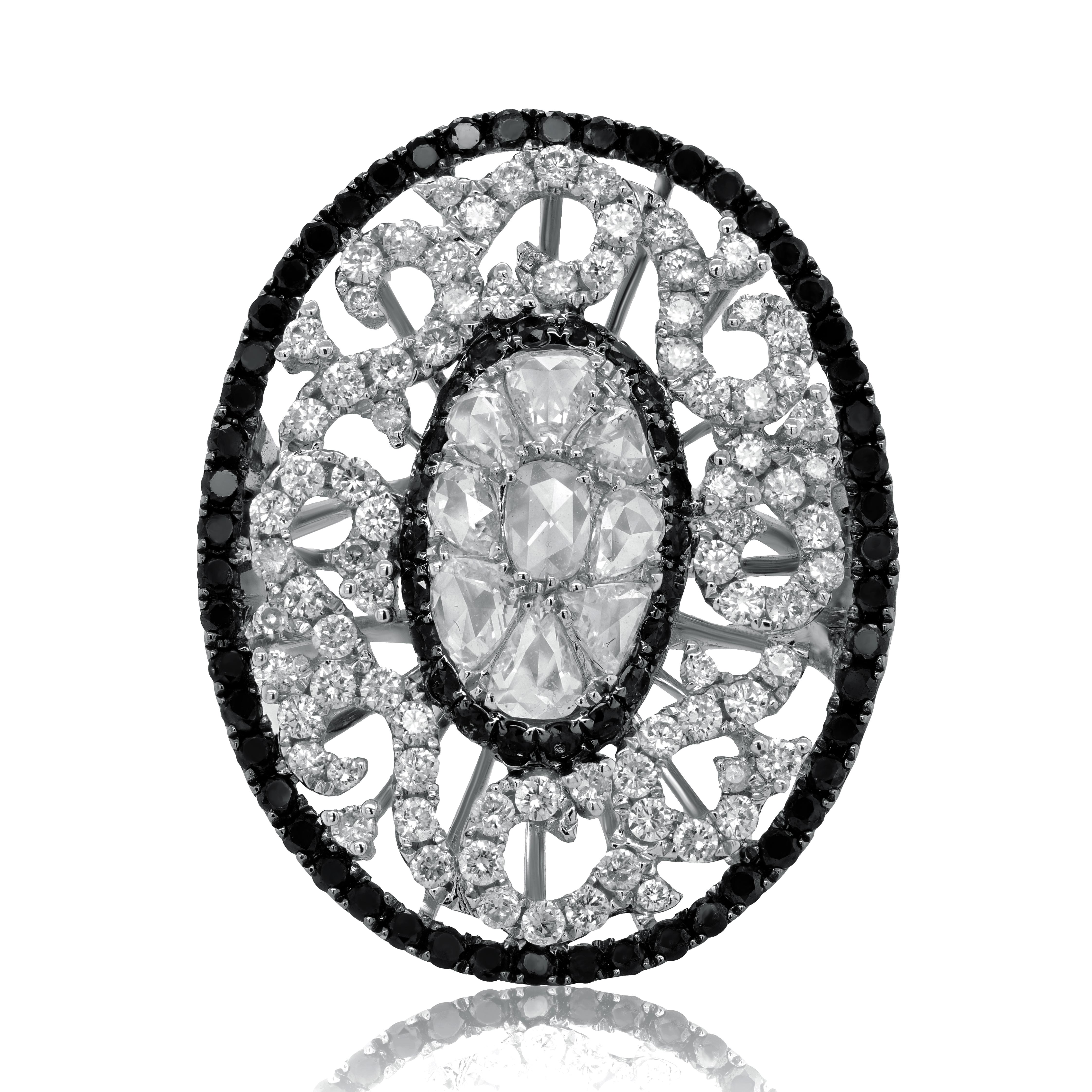 18 kt white gold diamond fashion ring with a center piece surrounded by spirals adorned with 2.65 cts tw of diamonds.
Diana M. is a leading supplier of top-quality fine jewelry for over 35 years.
Diana M is one-stop shop for all your jewelry