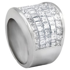 Diana M. I. Anello in oro bianco 18 kt con diamanti a file alternate
