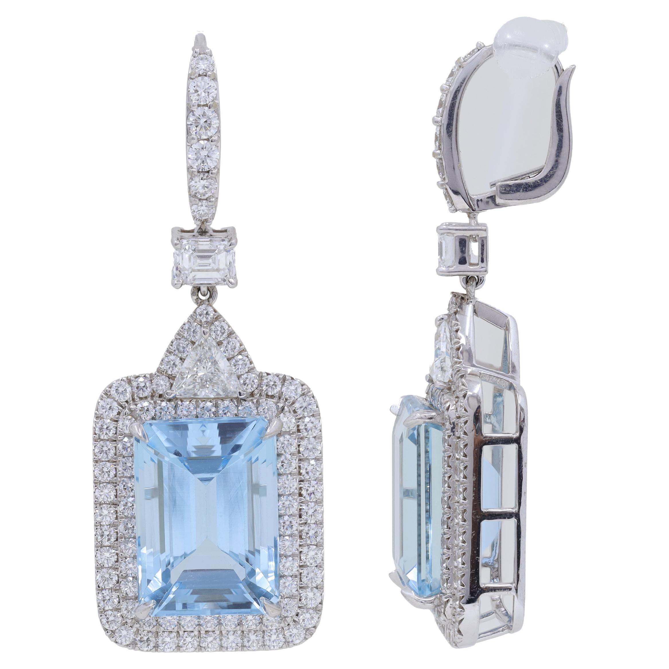 18 kt white gold fashion earring featuring 2.66 cts tw aquamarine surrounded by 2 layers of 8.00 cts tw of diamonds.
Diana M. is a leading supplier of top-quality fine jewelry for over 35 years.
Diana M is one-stop shop for all your jewelry