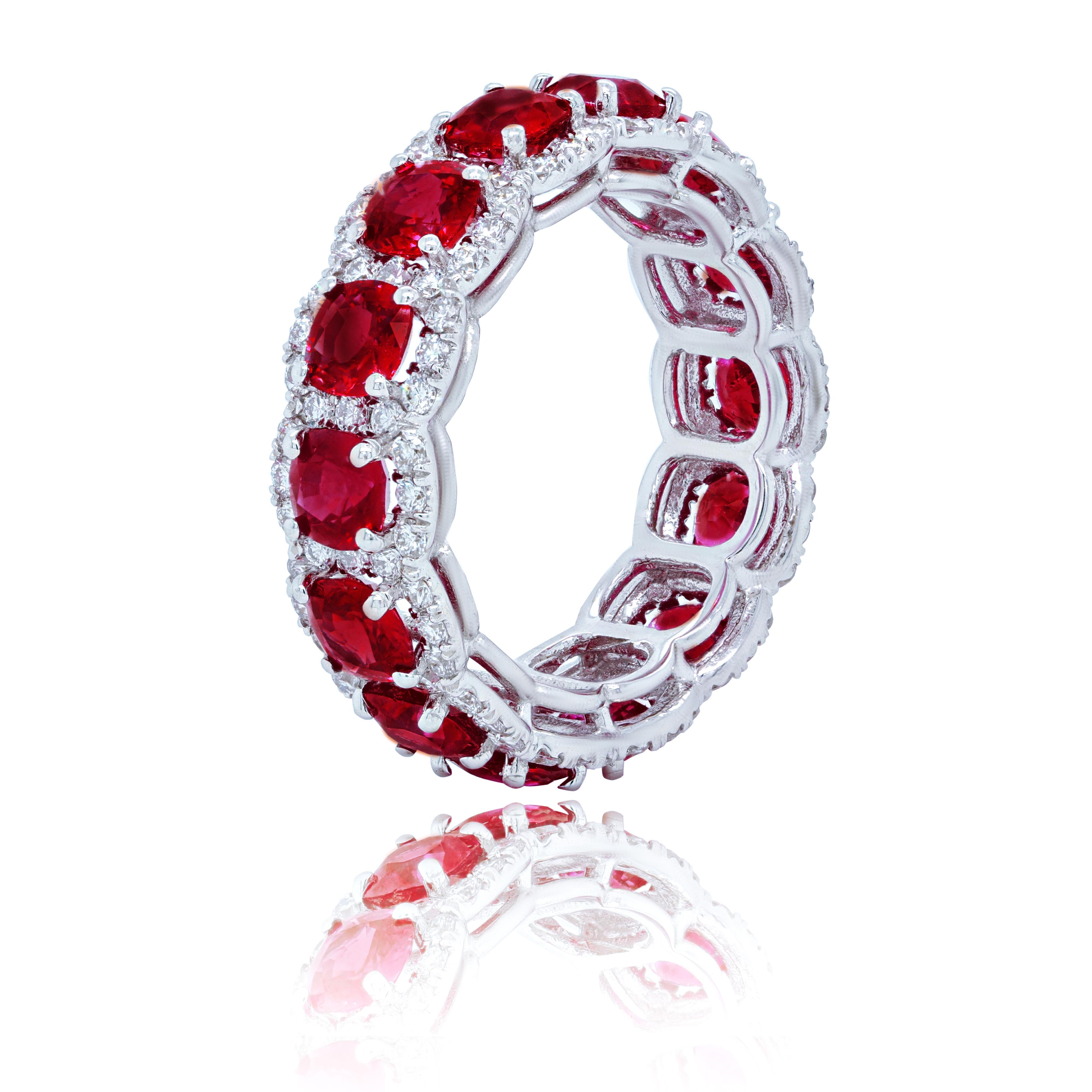Modern Diana M. 18 kt white gold ruby and diamond ring adorned with 5.40 cts  For Sale