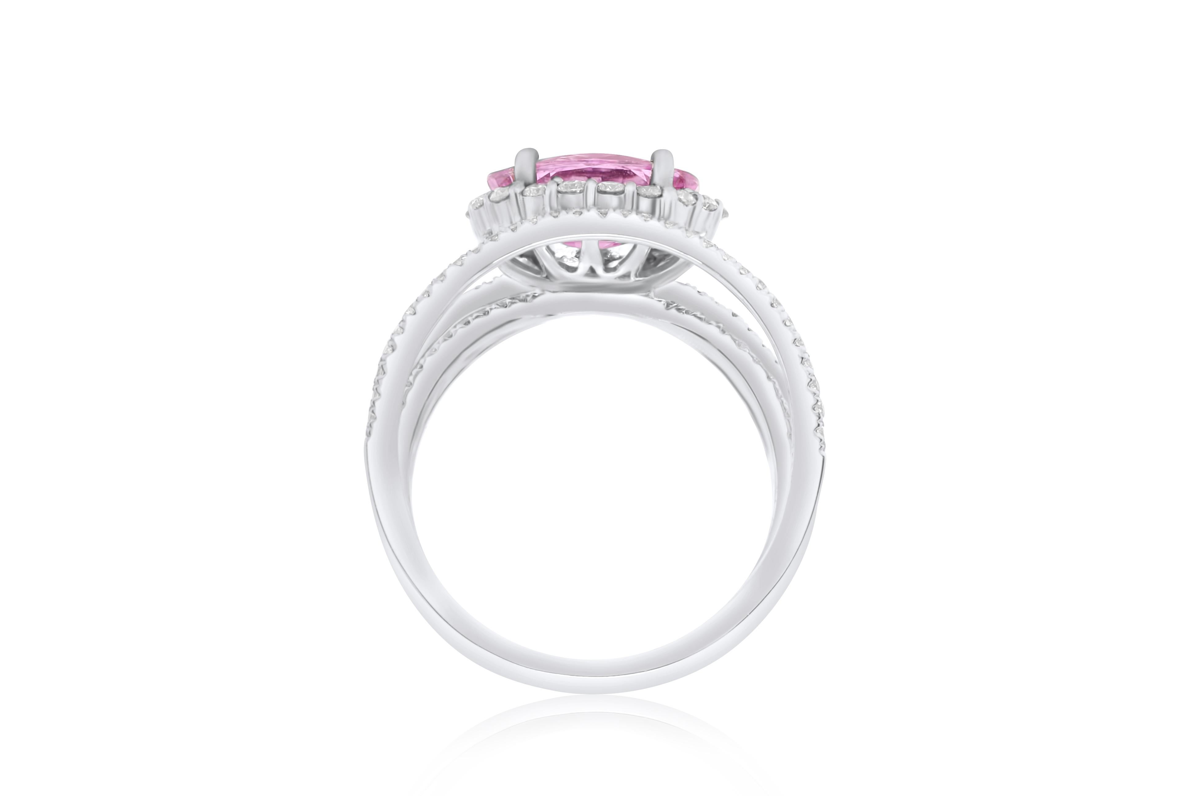 Taille coussin Diana M. Or blanc 18 carats  Bague saphir rose ornée d'un diamant de 2,86 carats en vente