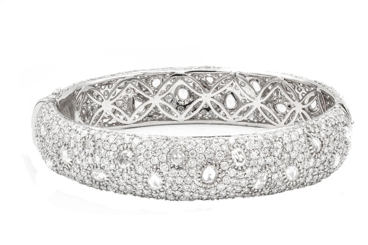 Modern Diana M 18K White Gold 18.30 Ct Tw Diamond Pave Bangle Bracelet For Sale