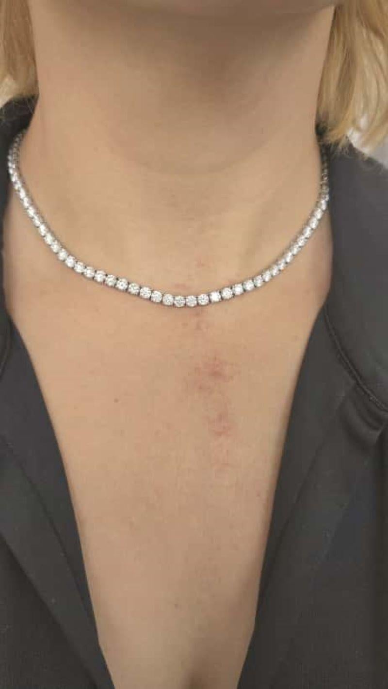 Collar tenis de diamantes de 4 puntas, oro blanco de 18 kt, 16