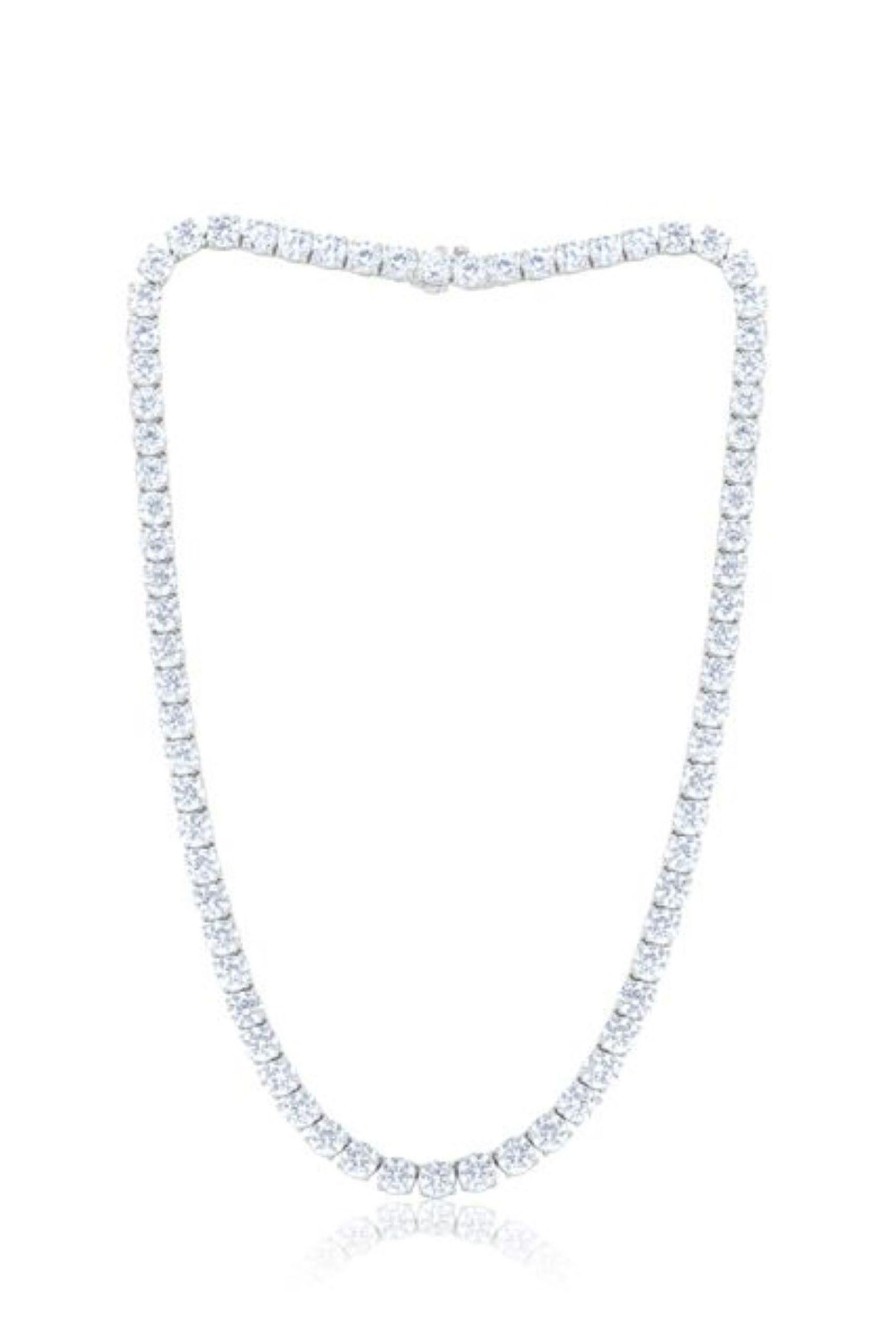 18 kt white gold, 16