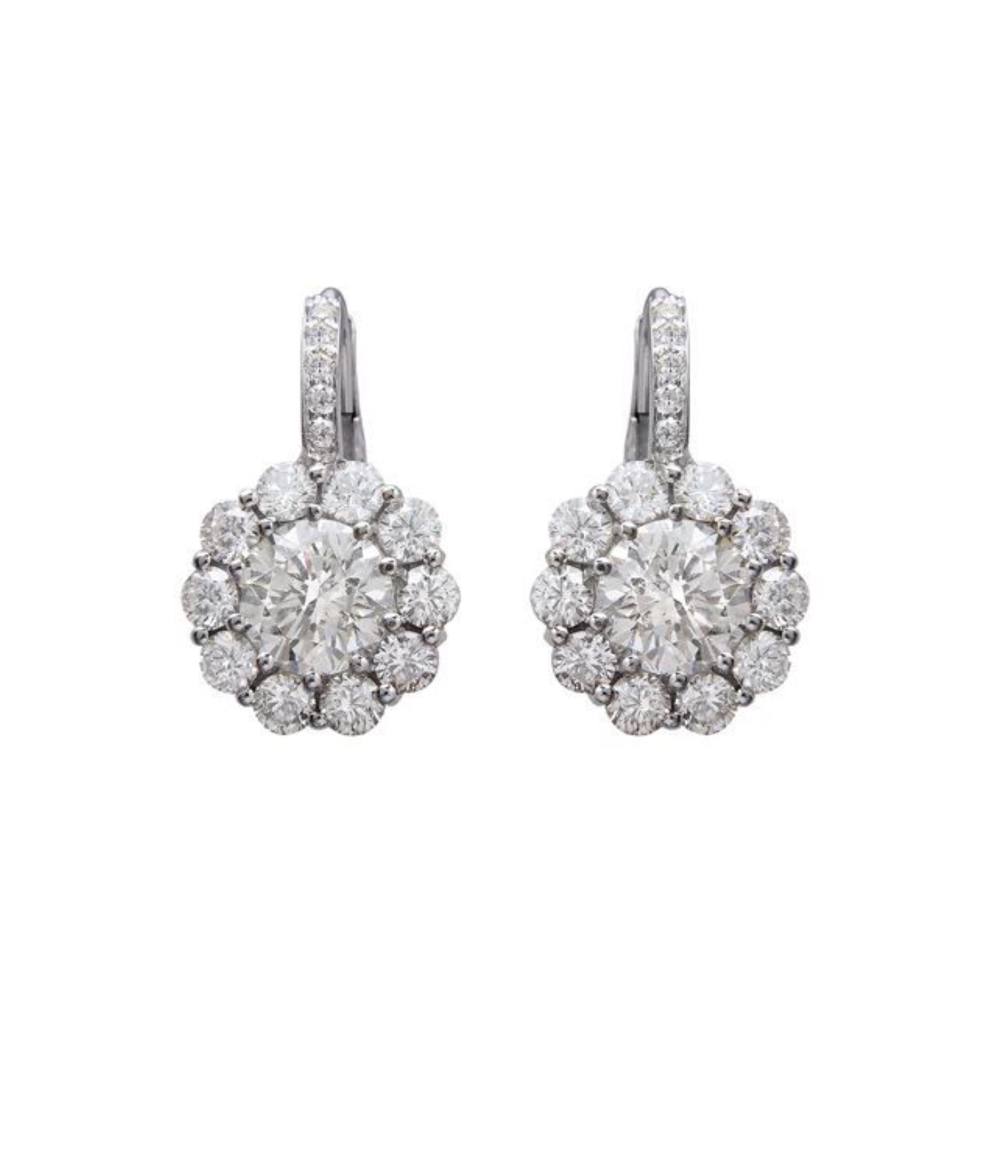 Taille ronde Diana M Pendants d'oreilles en or blanc 18 carats avec diamants de 6,87 carats en vente