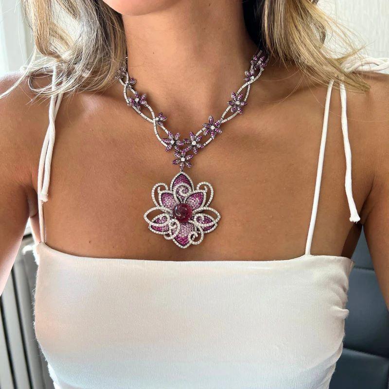 Diana M Collar Único de Oro Blanco de 18 K con Rubelita, Zafiro y Diamantes en venta 1