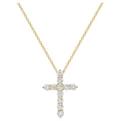 Diana M. Colgante de oro amarillo de 18 quilates con cruz de diamantes de 1" y 1,40 quilates de peso total
