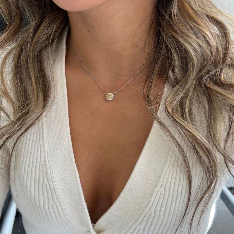 DIANA M. JAUNE 18K  PENDANT FEATURES EN DIAMANT PLATINUM 1,51 ct FANCY LIGHT YELLOW Neuf - En vente à New York, NY