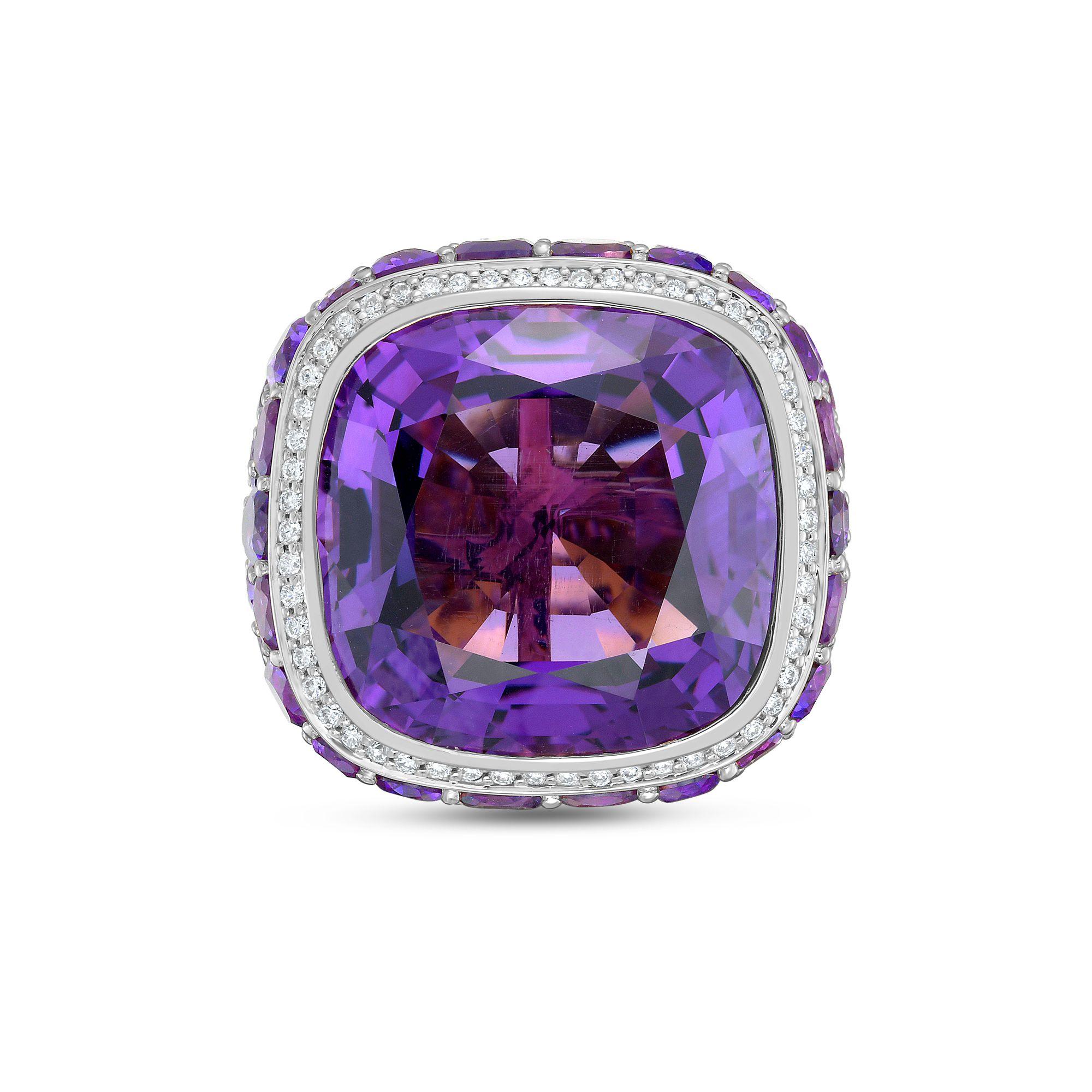 Taille coussin Diana M Bague en or 18kt 51 coussin d'améthyste et diamant en vente