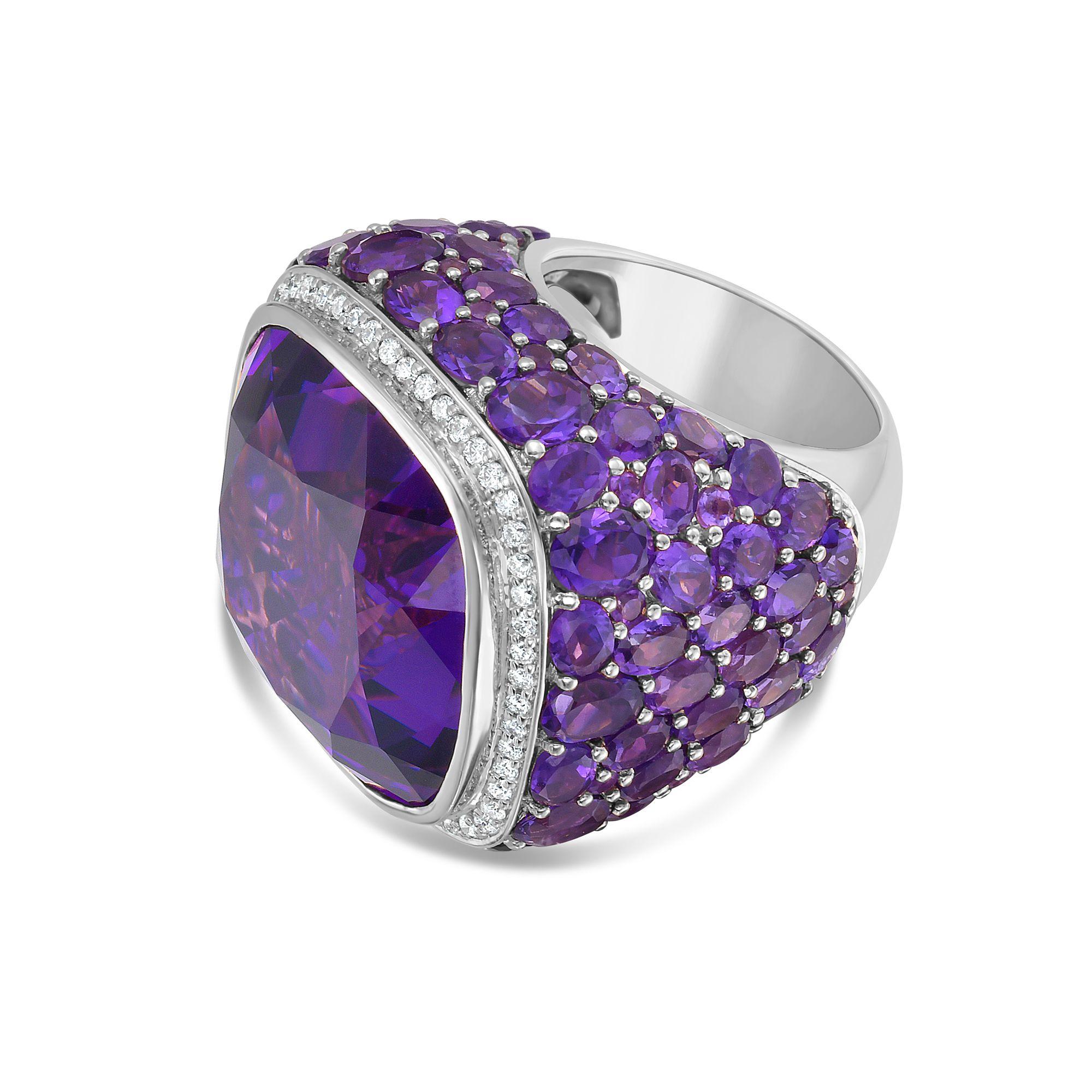 Diana M Bague en or 18kt 51 coussin d'améthyste et diamant Neuf - En vente à New York, NY