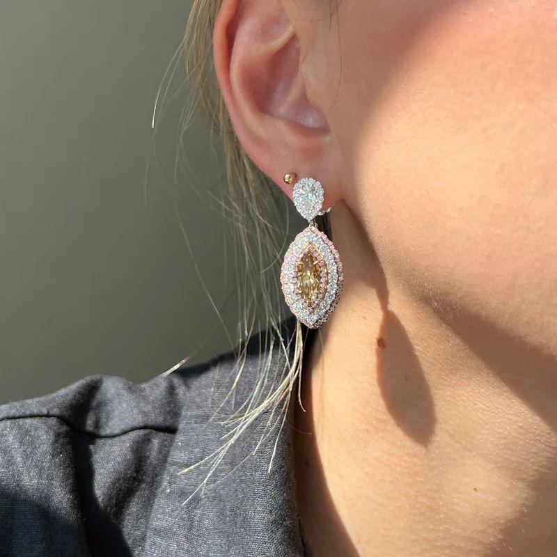 De las mujeres Diana M Pendientes hechos a mano de 18 quilates con diamante pavé en forma central de marquesa y pera en venta