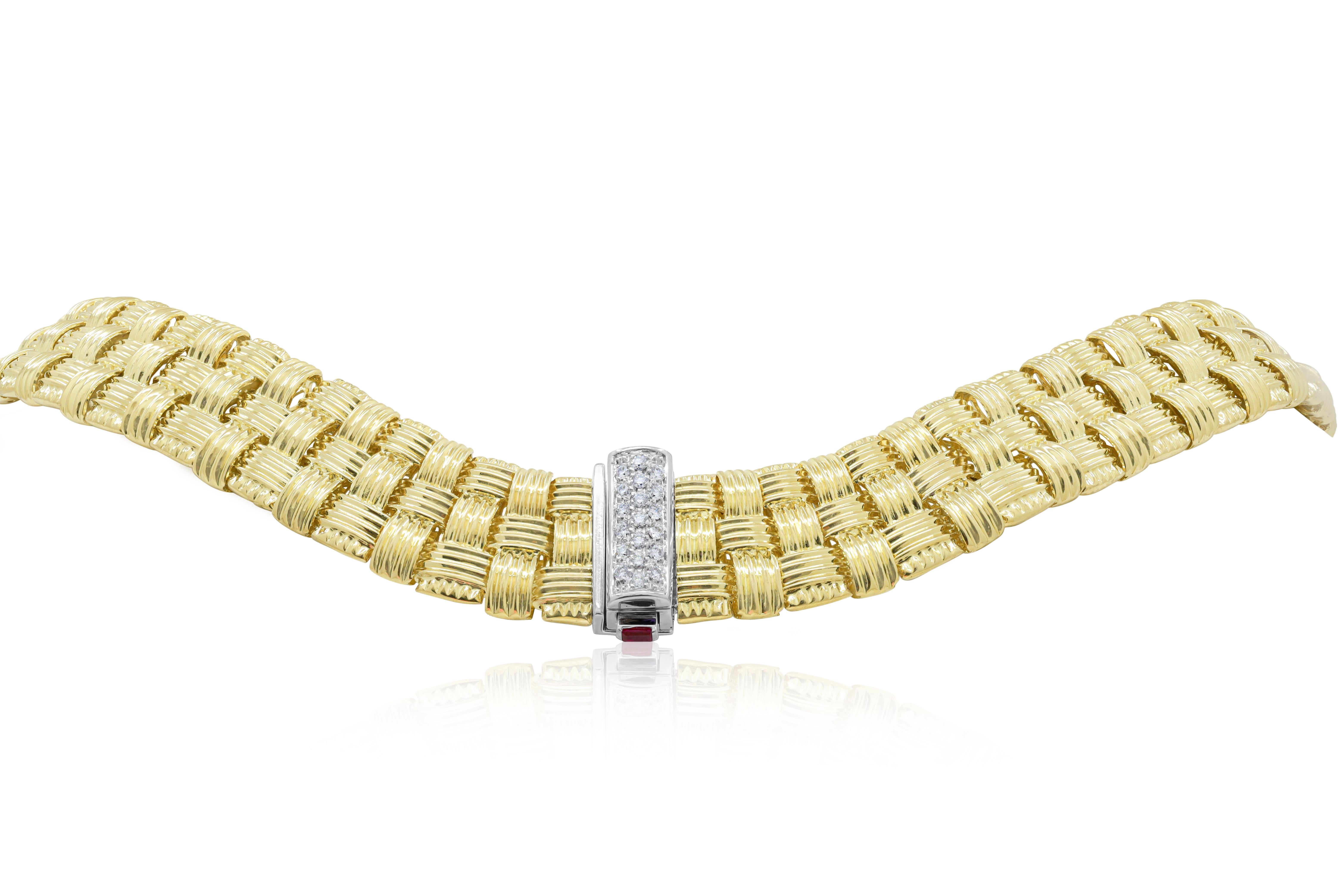  18kt Roberto Coin Necklace Woven Design  In New Condition For Sale In New York, NY