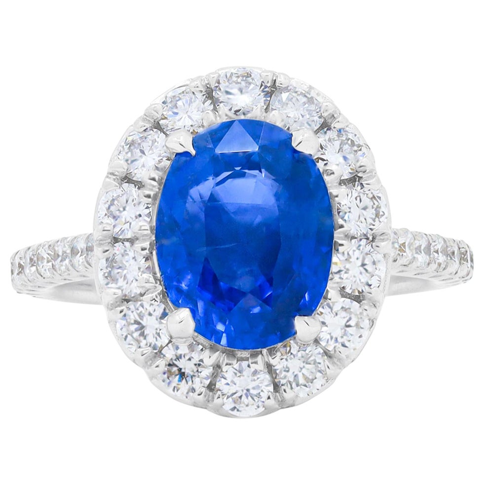 Diana M. 18kt wg Saphirring mit 3,60 Karat Saphir und 1,00 Karat Diamanten besetzt