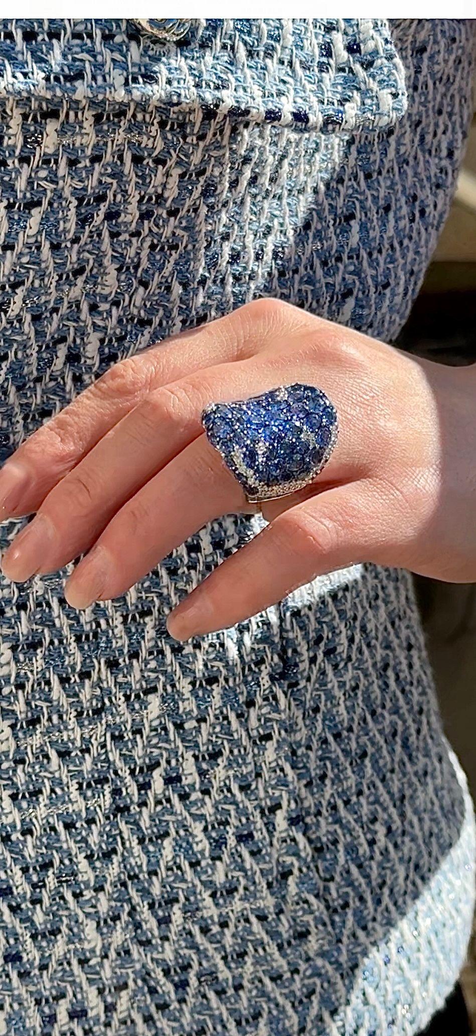 Diana M 18kt Weißgold 20,11cts Blauer Ovaler Saphir & 1,30cts Diamant Ring (Moderne) im Angebot