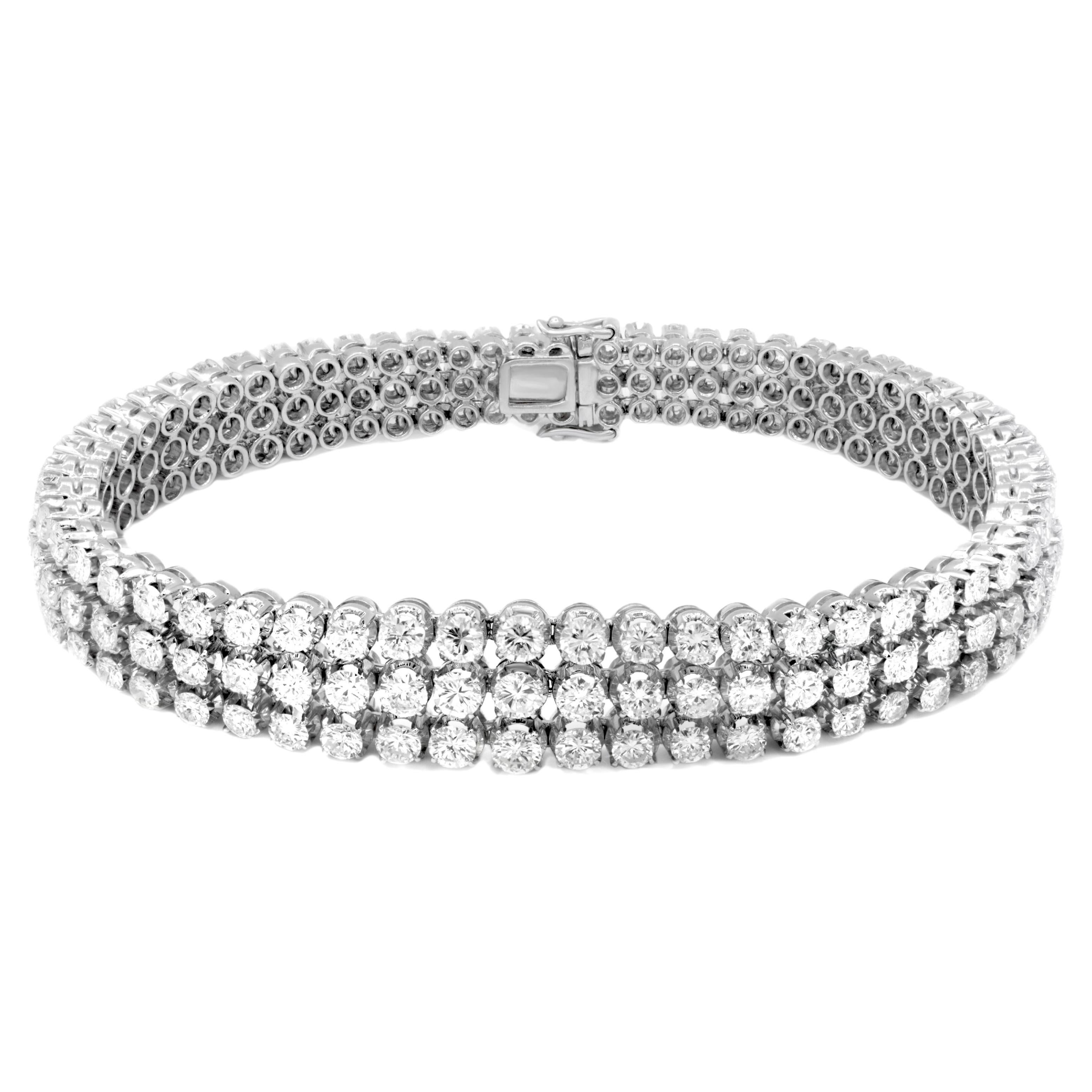 Diana M. Bracelet en or blanc 18 carats orné de 3 rangées de 9,00 carats de diamants 