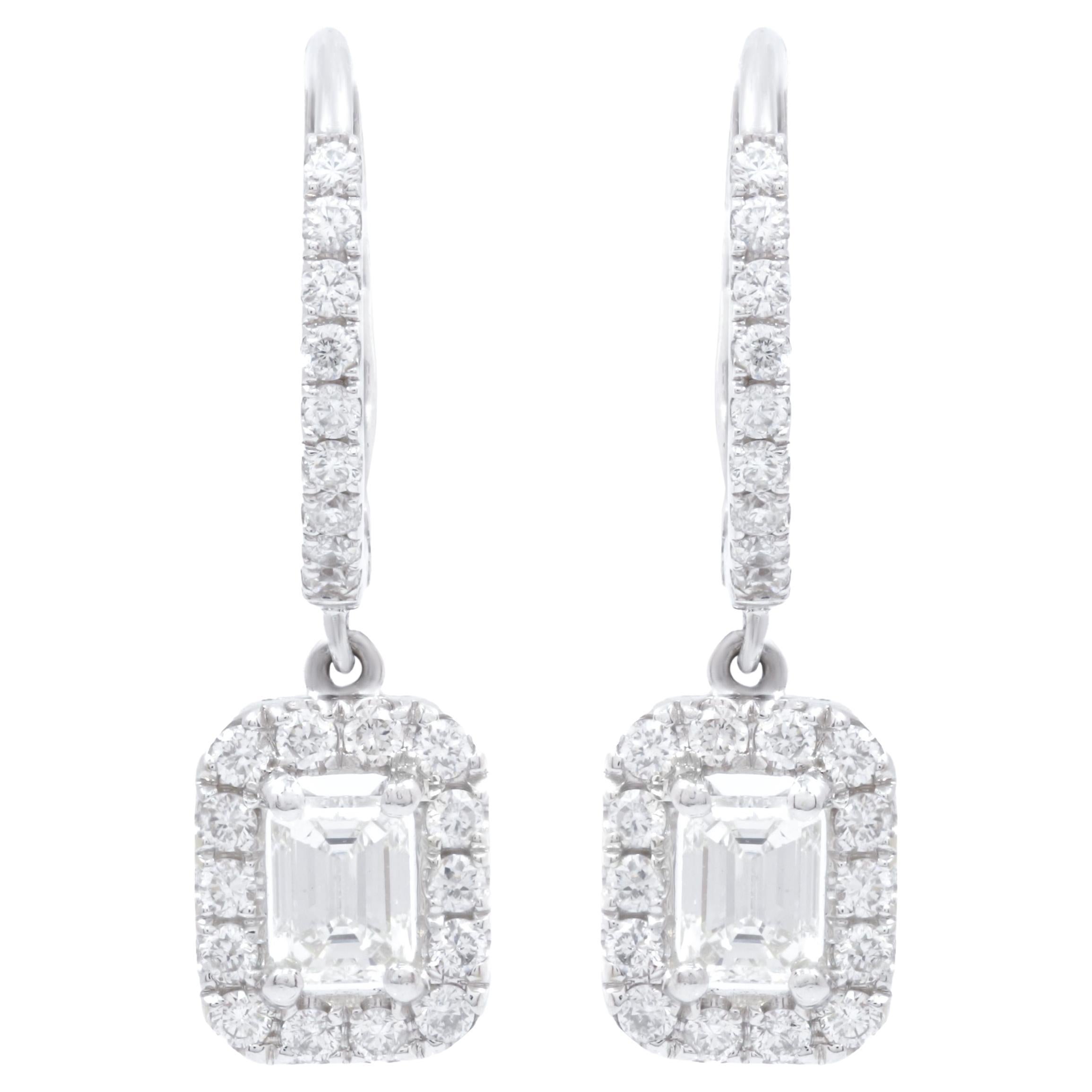 Diana M., boucles d'oreilles suspendues en or blanc 18 carats avec 1,00 carat de daims avec émeraude