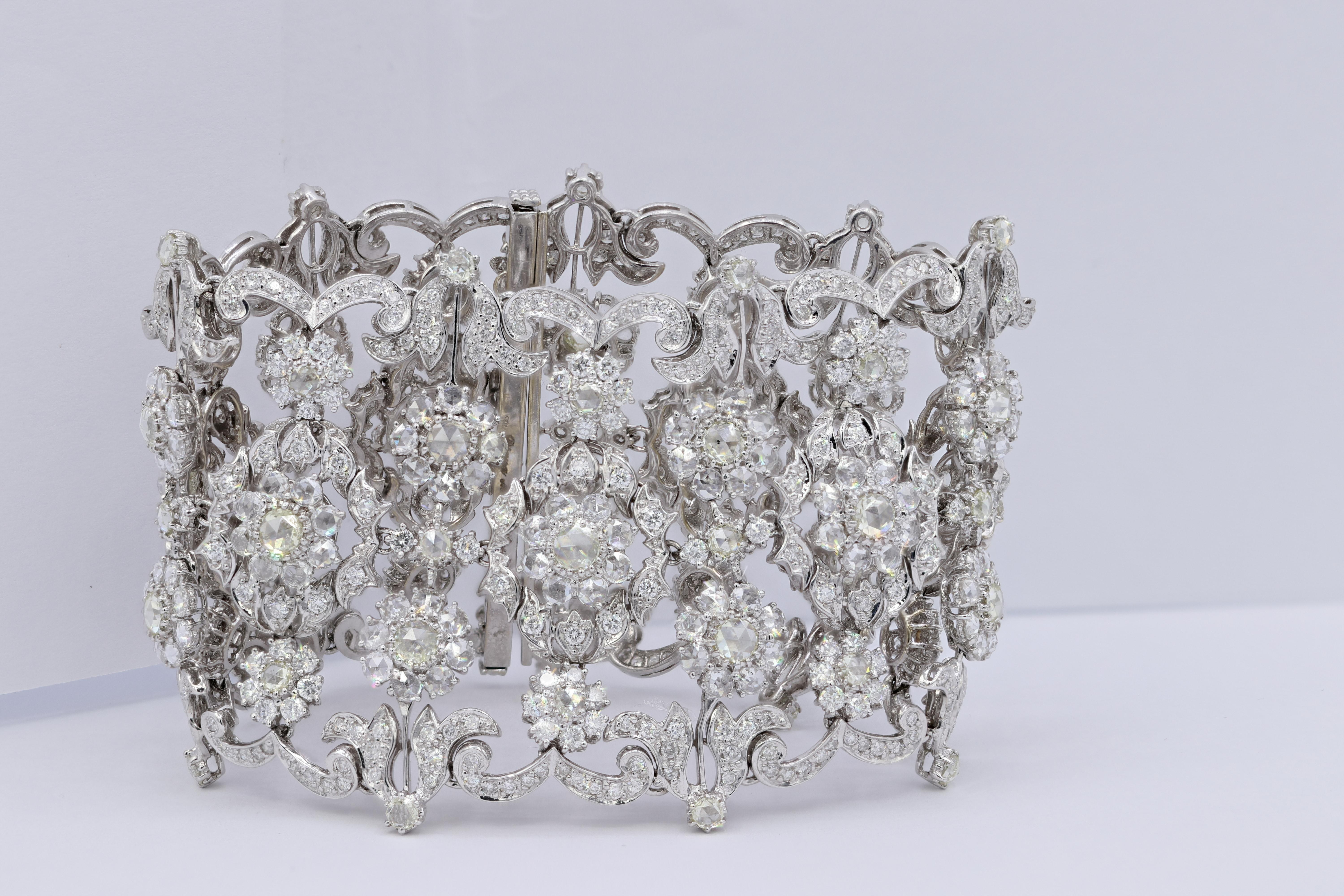 Moderne Diana M. Bracelet floral large en or blanc 18 carats avec 25,61 carats de coupes roses en vente