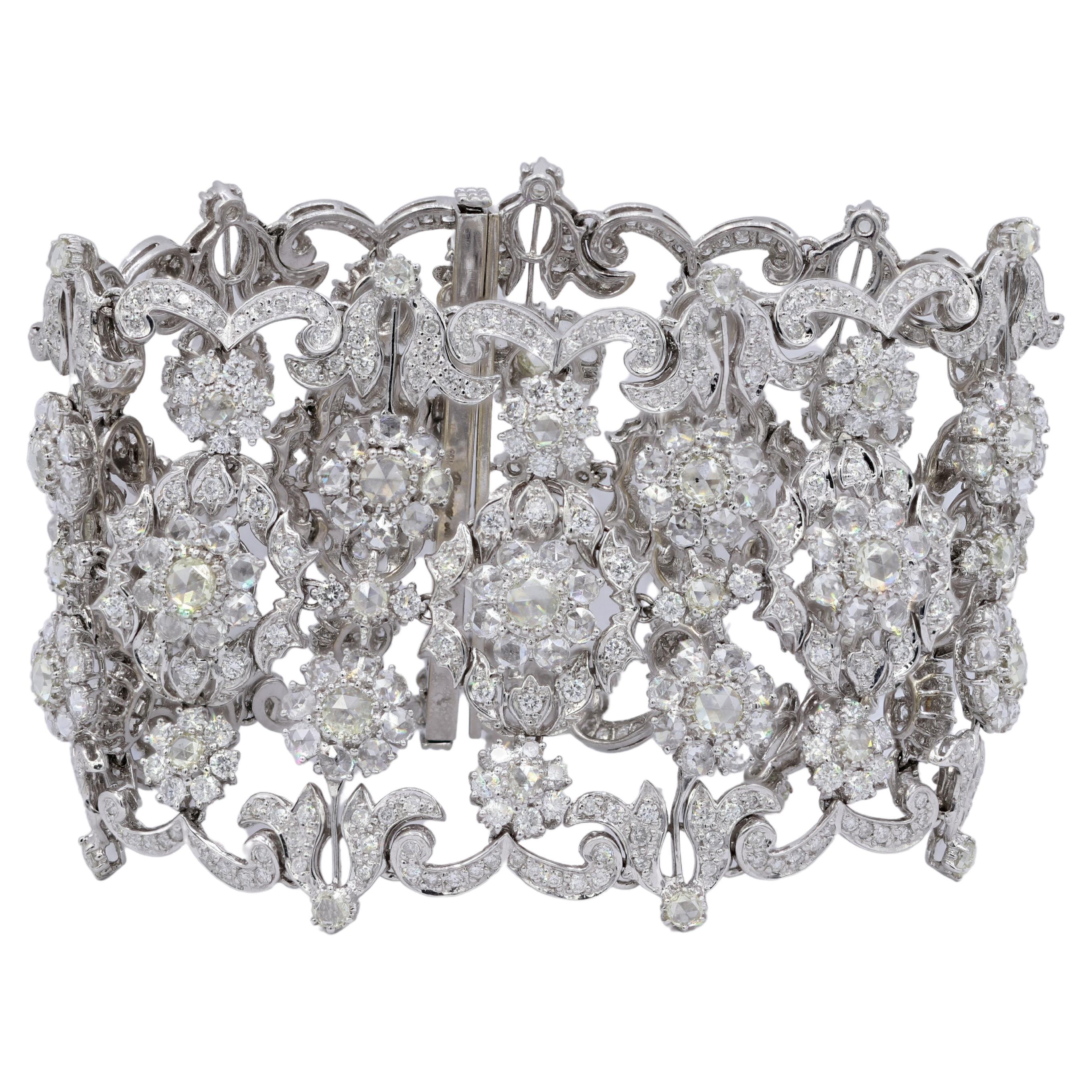 Diana M. Bracelet floral large en or blanc 18 carats avec 25,61 carats de coupes roses en vente