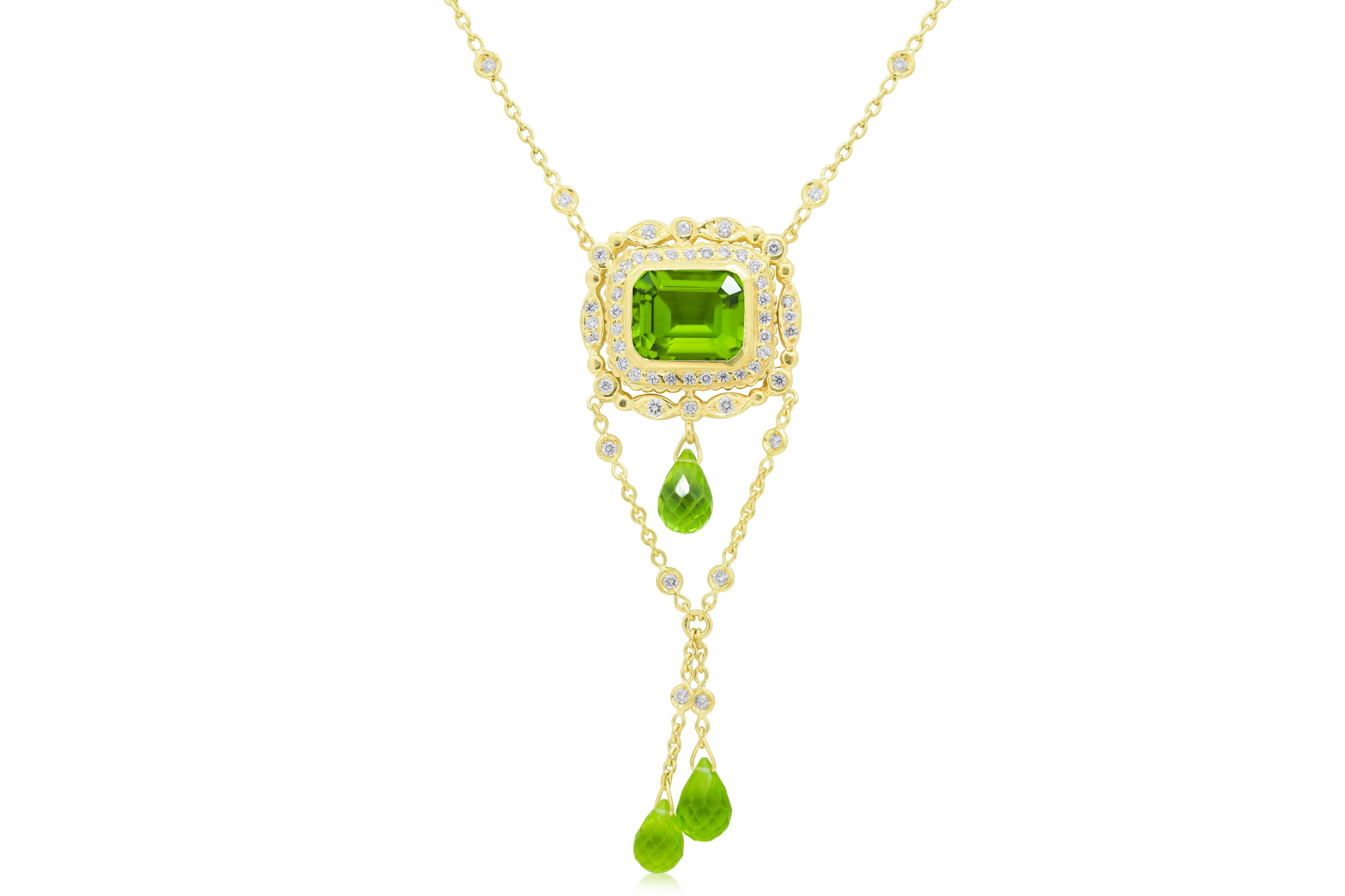 Modern Diana M. 18kt yellow gold diamond pendant with emerald cut peridot 8.00ct  For Sale