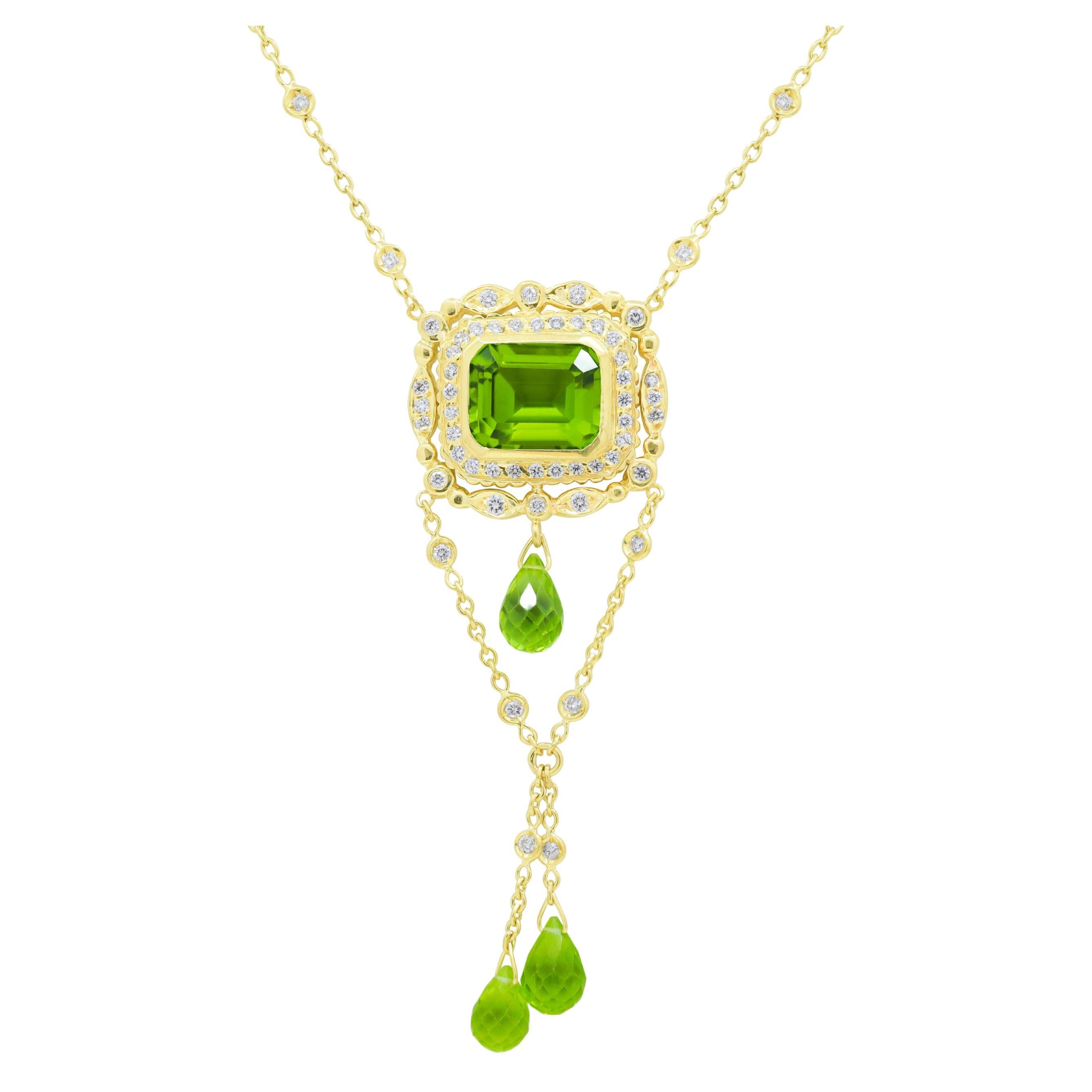 Diana M. 18kt yellow gold diamond pendant with emerald cut peridot 8.00ct  For Sale