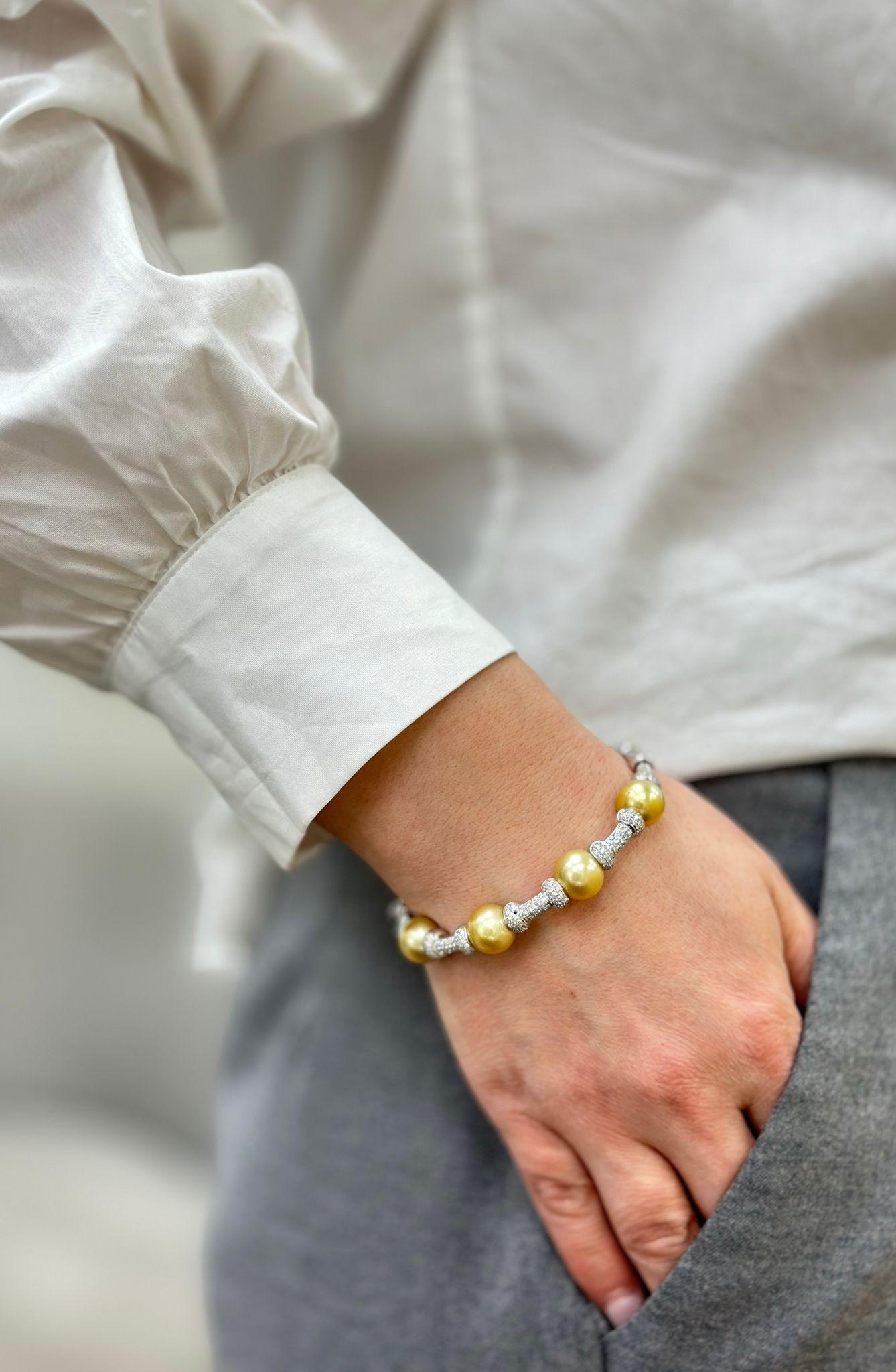 Moderne Diana M, manchette mode en diamants et perles jaunes de 1,90 carat en vente