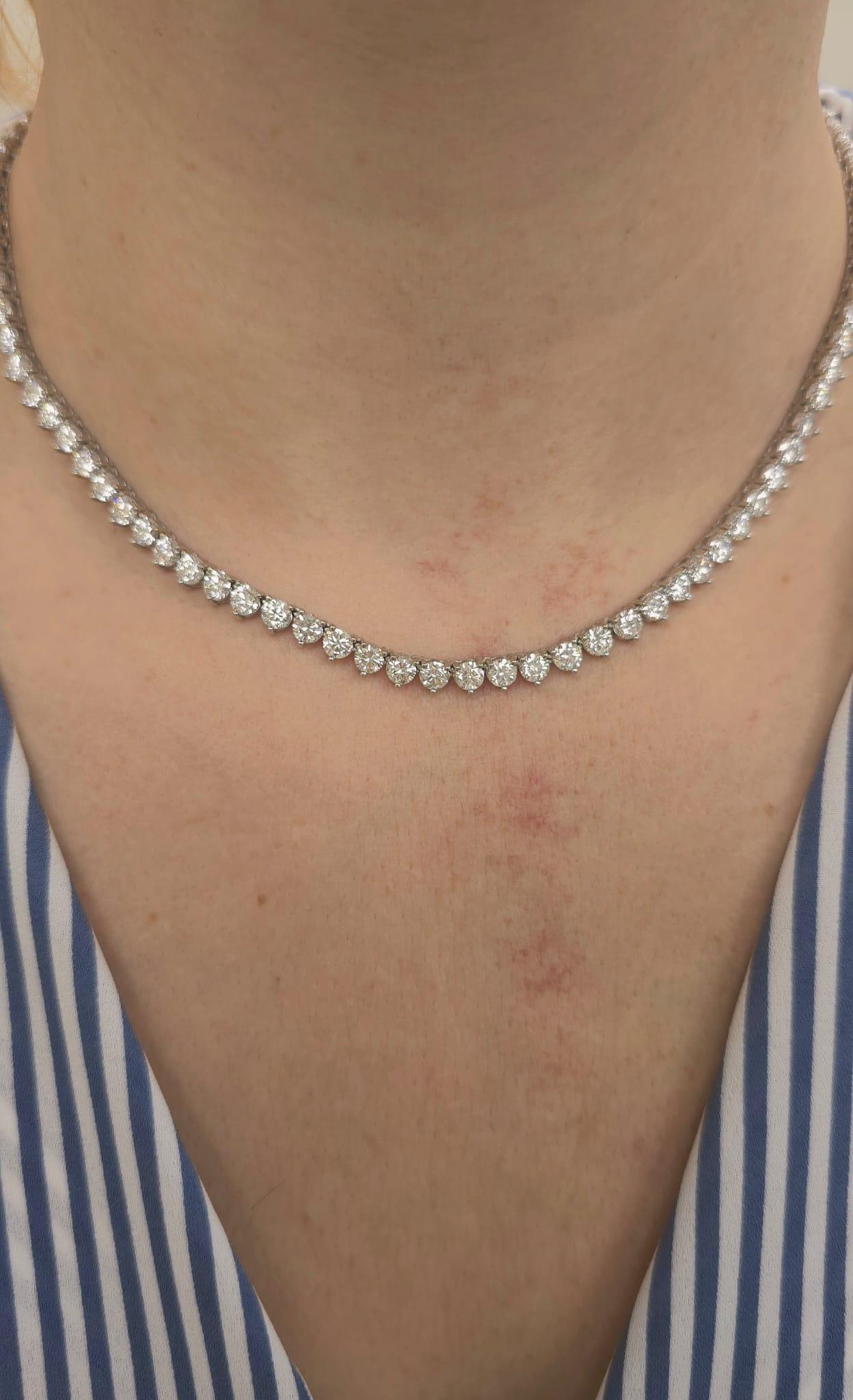 Femenino o masculino Diana M. Collar de tenis de diamantes de tres garras de 23,00 quilates en venta