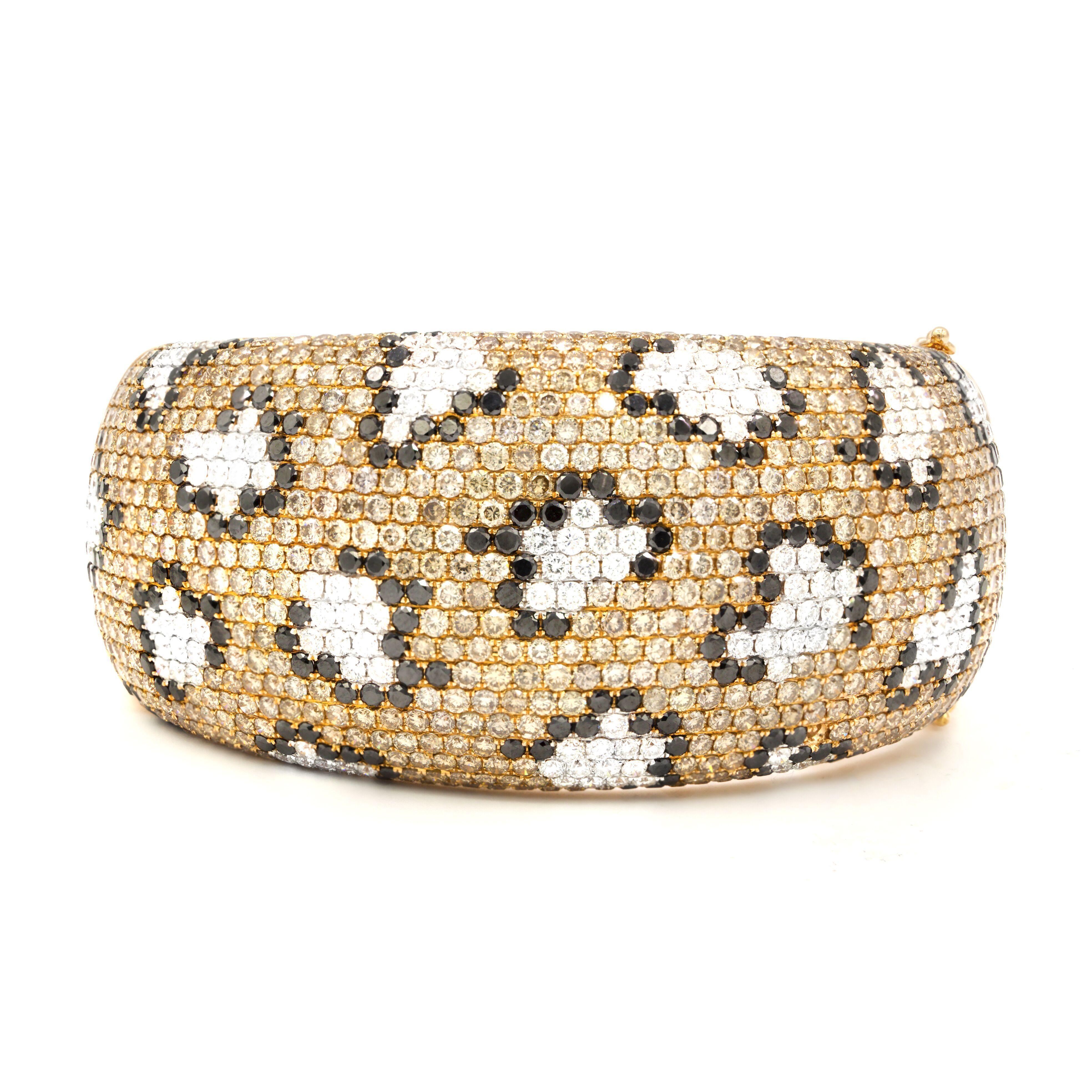 Modern Diana M 23.55 cts Leopard Print Fashion Bangle For Sale