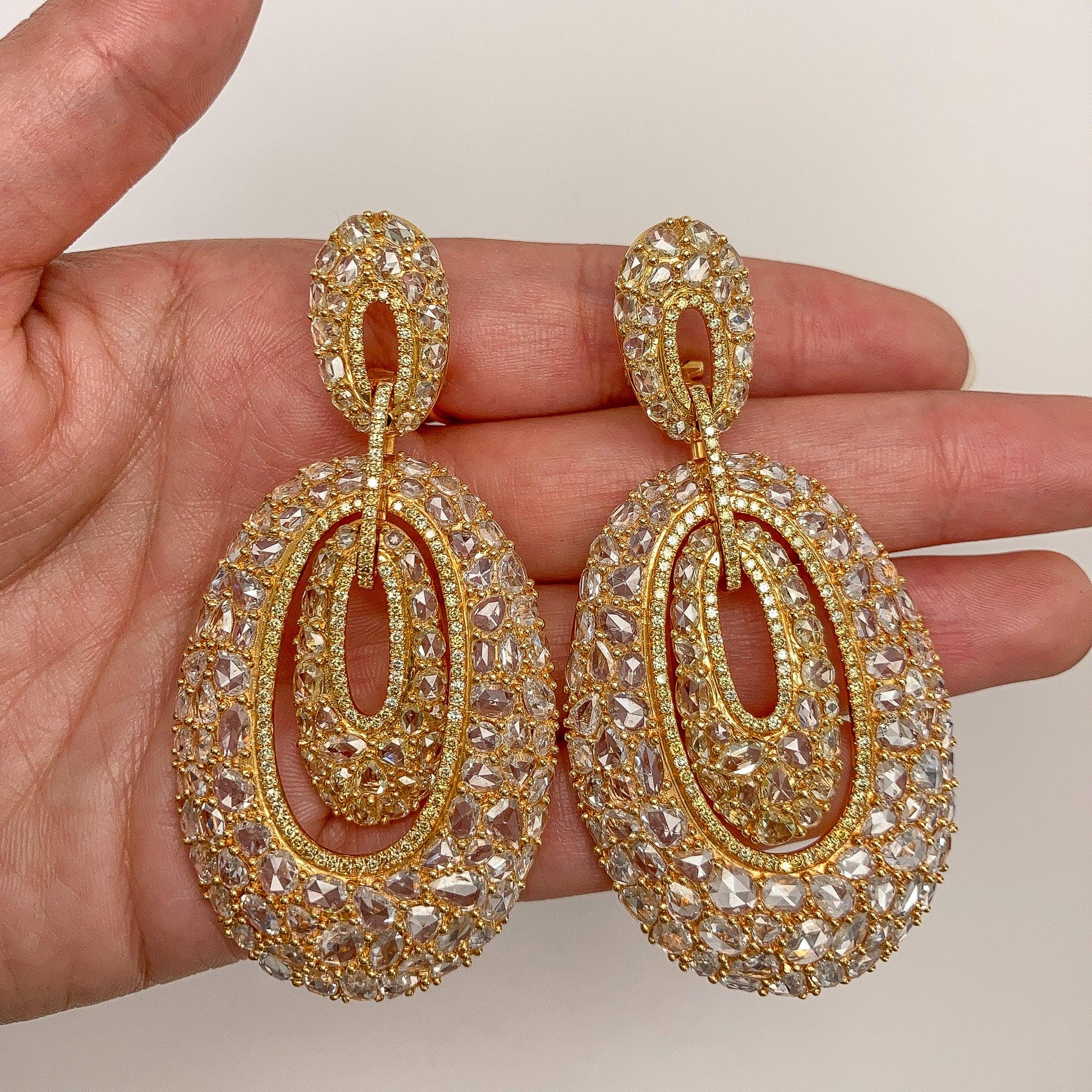 Diana M.  24cts Rose Cut Diamond Chandelier Earrings, 18k G-H Color VS Clairty  In New Condition For Sale In New York, NY