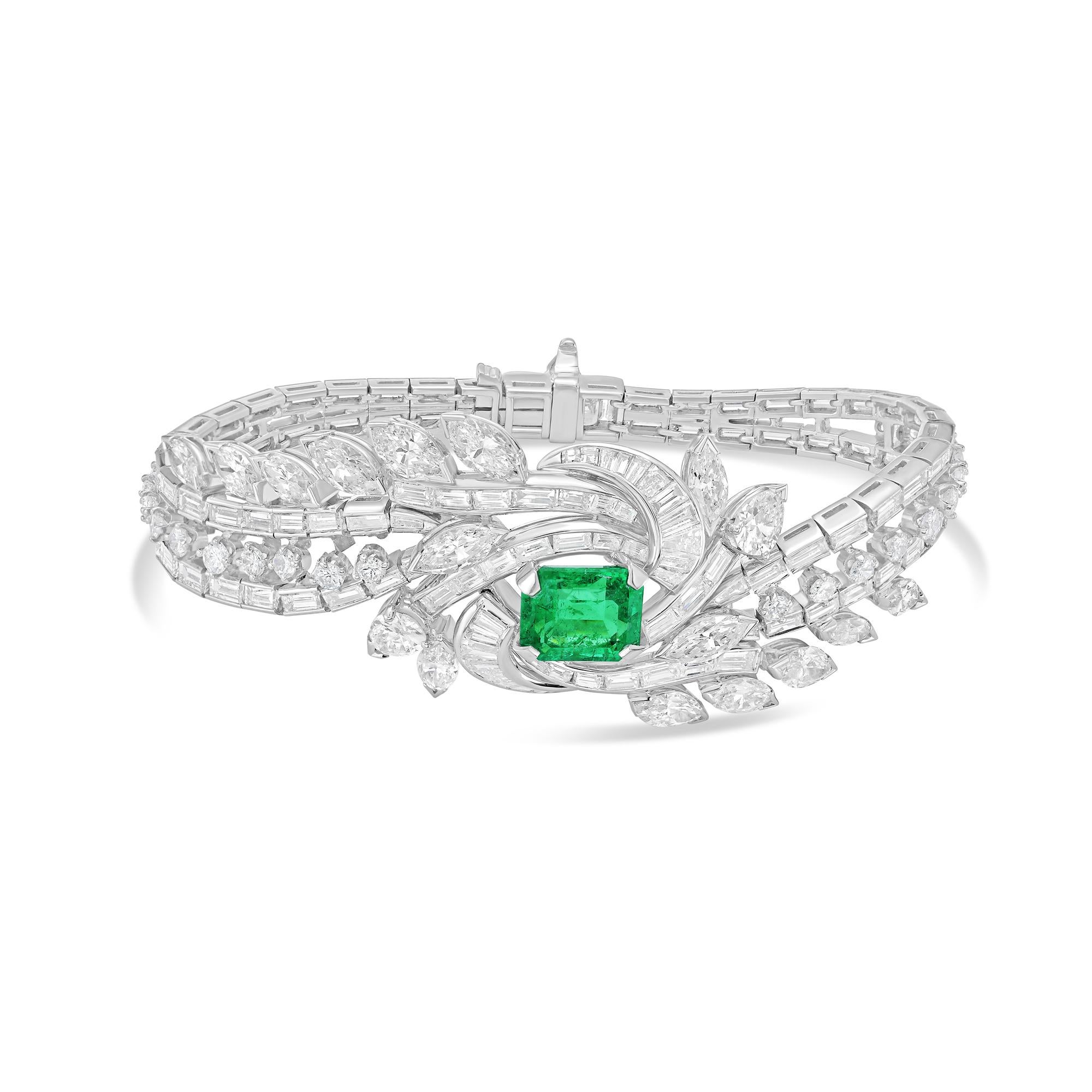 Platin-Armband in Whirlpool-Form mit 3,05 Karat Smaragd und Diamanten im Angebot 2