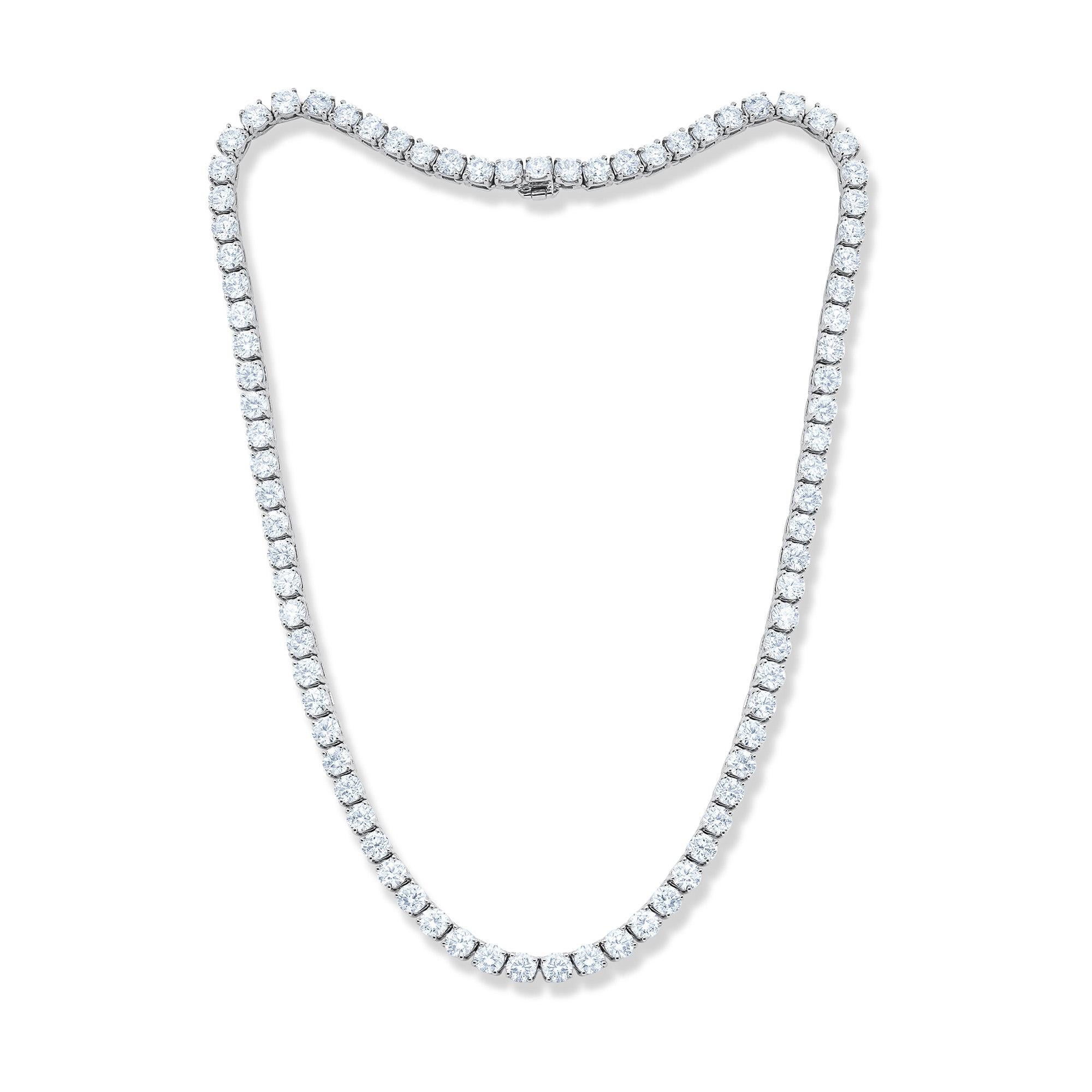 Diana M. maßgefertigte 30,00 Karat Diamant-Halskette aus 18 Karat Weißgold mit runden 4 Zacken (Moderne) im Angebot