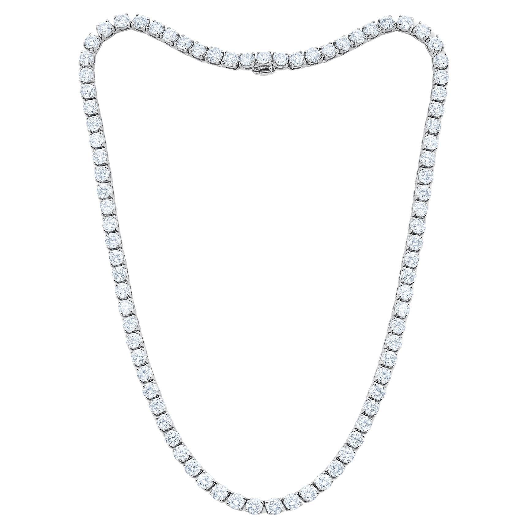 Diana M. maßgefertigte 30,00 Karat Diamant-Halskette aus 18 Karat Weißgold mit runden 4 Zacken im Angebot