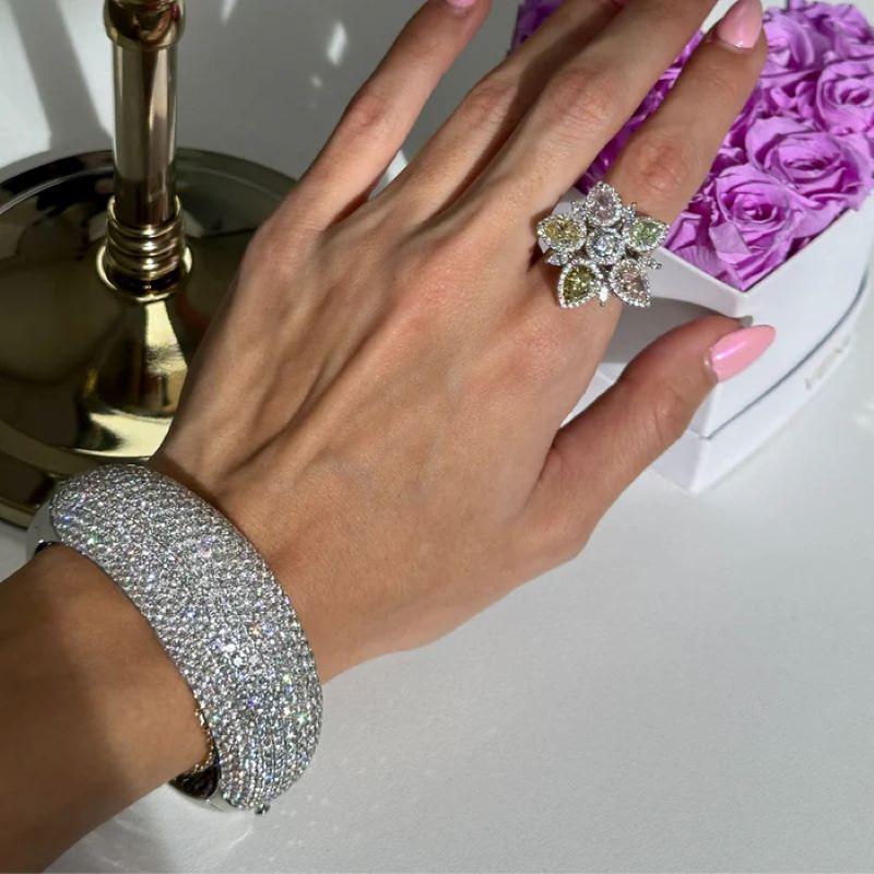 Diana M. 35.00 Carat Diamond Pave Bangle In New Condition For Sale In New York, NY